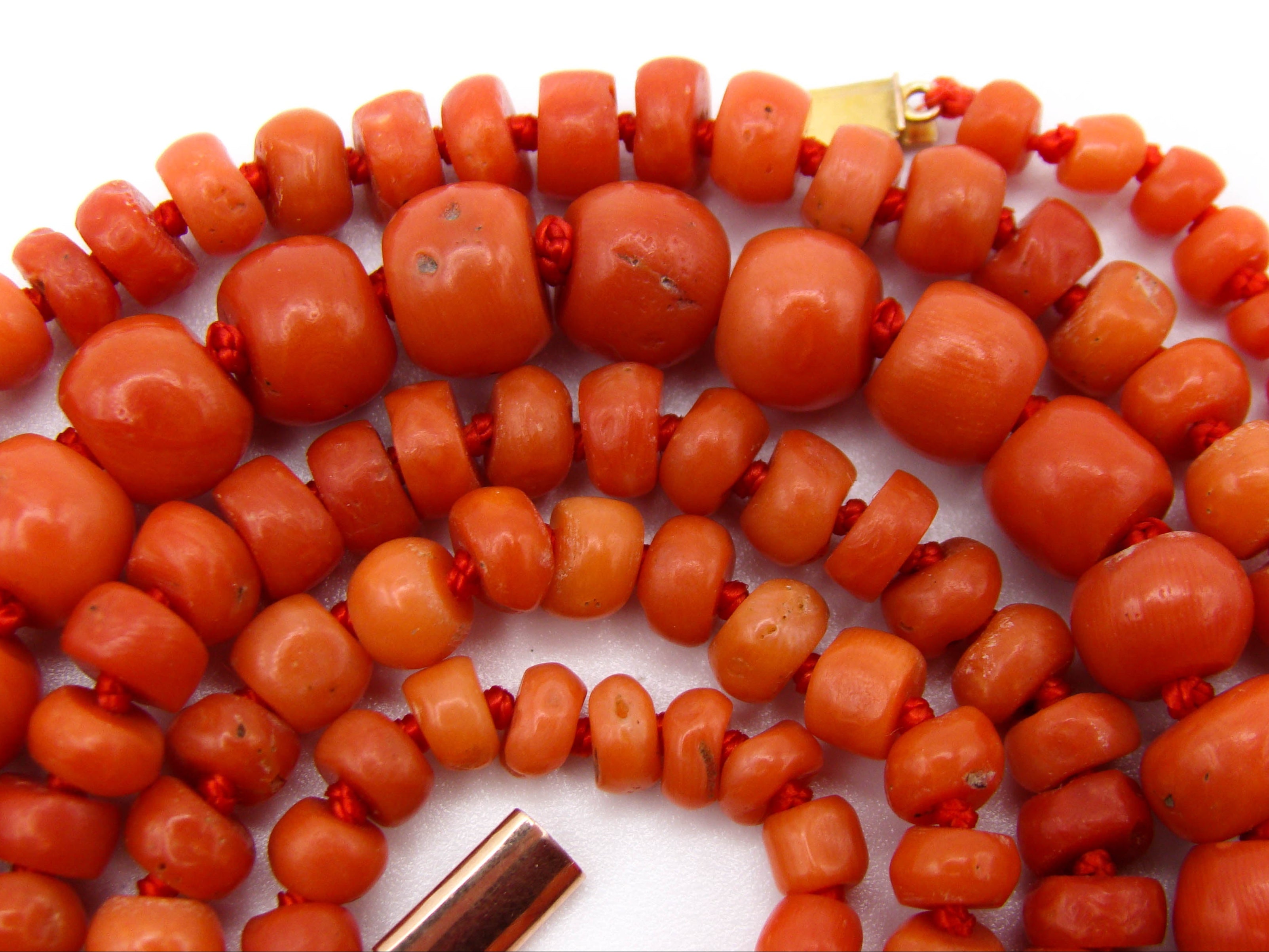 antique coral, natural coral, undyed coral, dark orange coral, Italian coral, pacific coral, Sardinian Coral, sea coral, Mediterranean coral, Mediterranean necklace, Mediterranean chain, coral necklace, handcarved coral, 9 karat gold clasp
