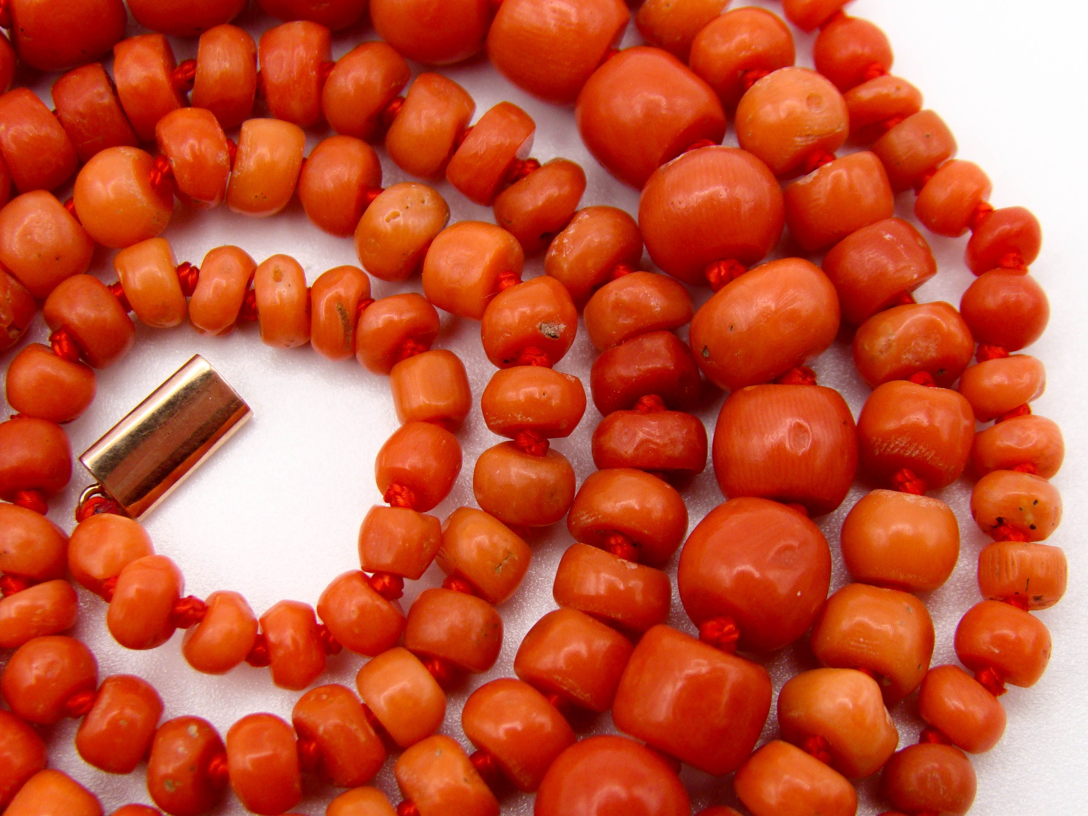 antique coral, natural coral, undyed coral, dark orange coral, Italian coral, pacific coral, Sardinian Coral, sea coral, Mediterranean coral, Mediterranean necklace, Mediterranean chain, coral necklace, handcarved coral, 9 karat gold clasp