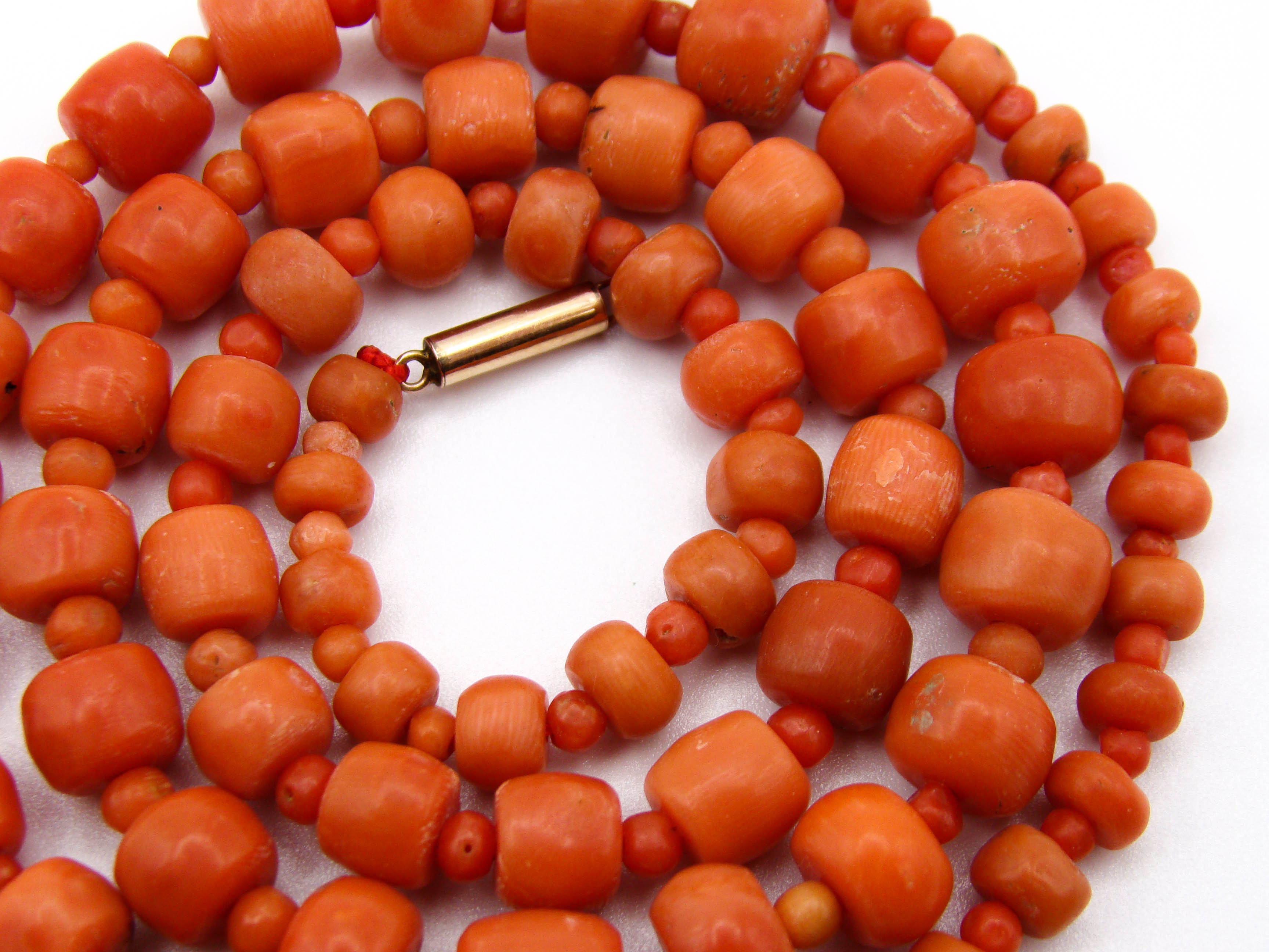 antique coral, natural coral, undyed coral, dark orange coral, Italian coral, pacific coral, Sardinian Coral, sea coral, Mediterranean coral, Mediterranean necklace, Mediterranean chain, coral necklace, handcarved coral, 9 karat gold clasp