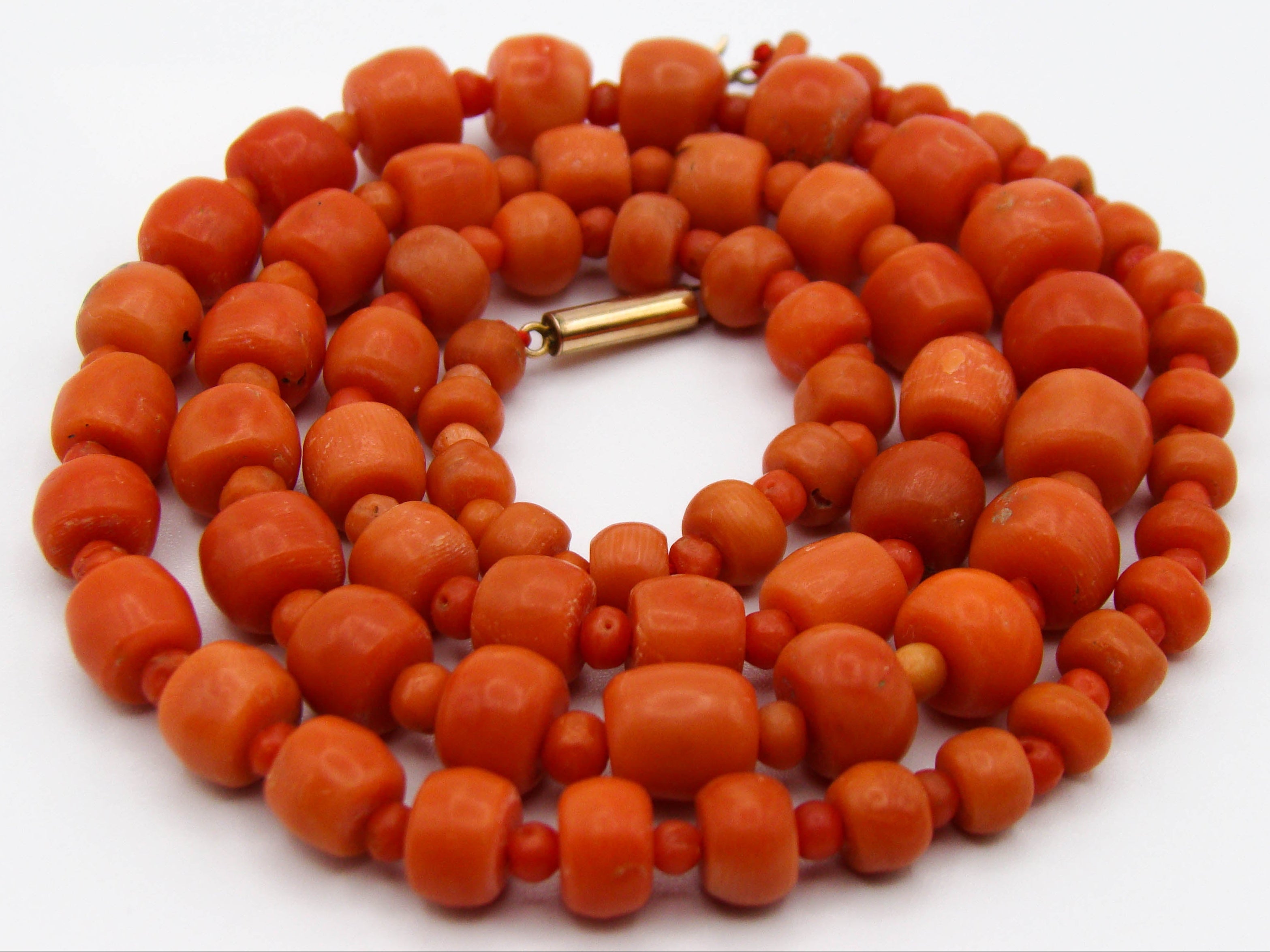 antique coral, natural coral, undyed coral, dark orange coral, Italian coral, pacific coral, Sardinian Coral, sea coral, Mediterranean coral, Mediterranean necklace, Mediterranean chain, coral necklace, handcarved coral, 9 karat gold clasp
