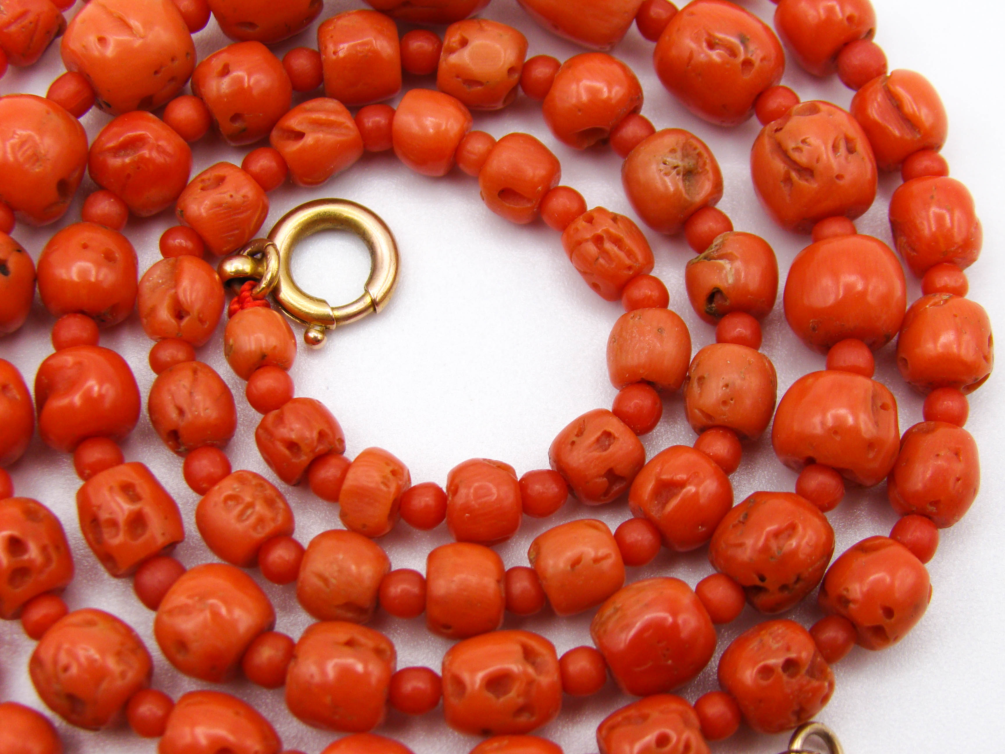 antique coral, natural coral, undyed coral, dark salmon coral, Italian coral, pacific coral, Sardinian Coral, sea coral, Mediterranean necklace, Mediterranean chain, coral necklace, handcarved coral, 18 karat gold clasp