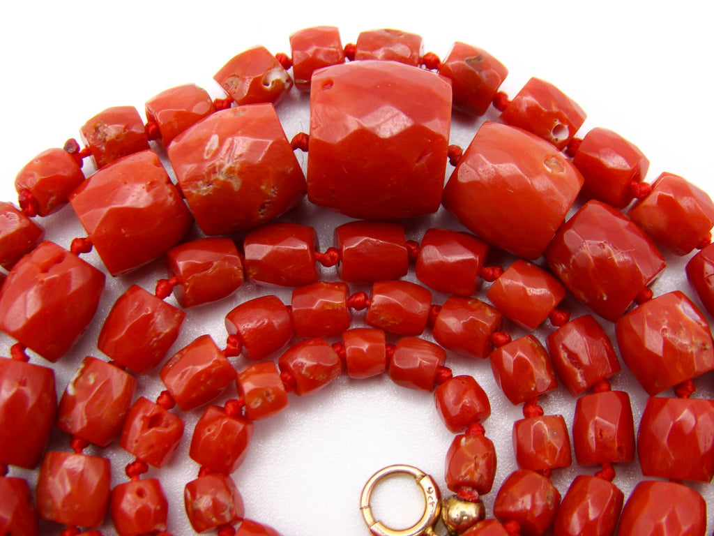 antique coral, natural coral, undyed coral, dark red coral, blood red coral, Italian coral, pacific coral, Sardinian Coral, Coral beads, Coral Rosary beads, Coral chain, Coral necklace, sea coral, aka coral, 9 karat gold clasp