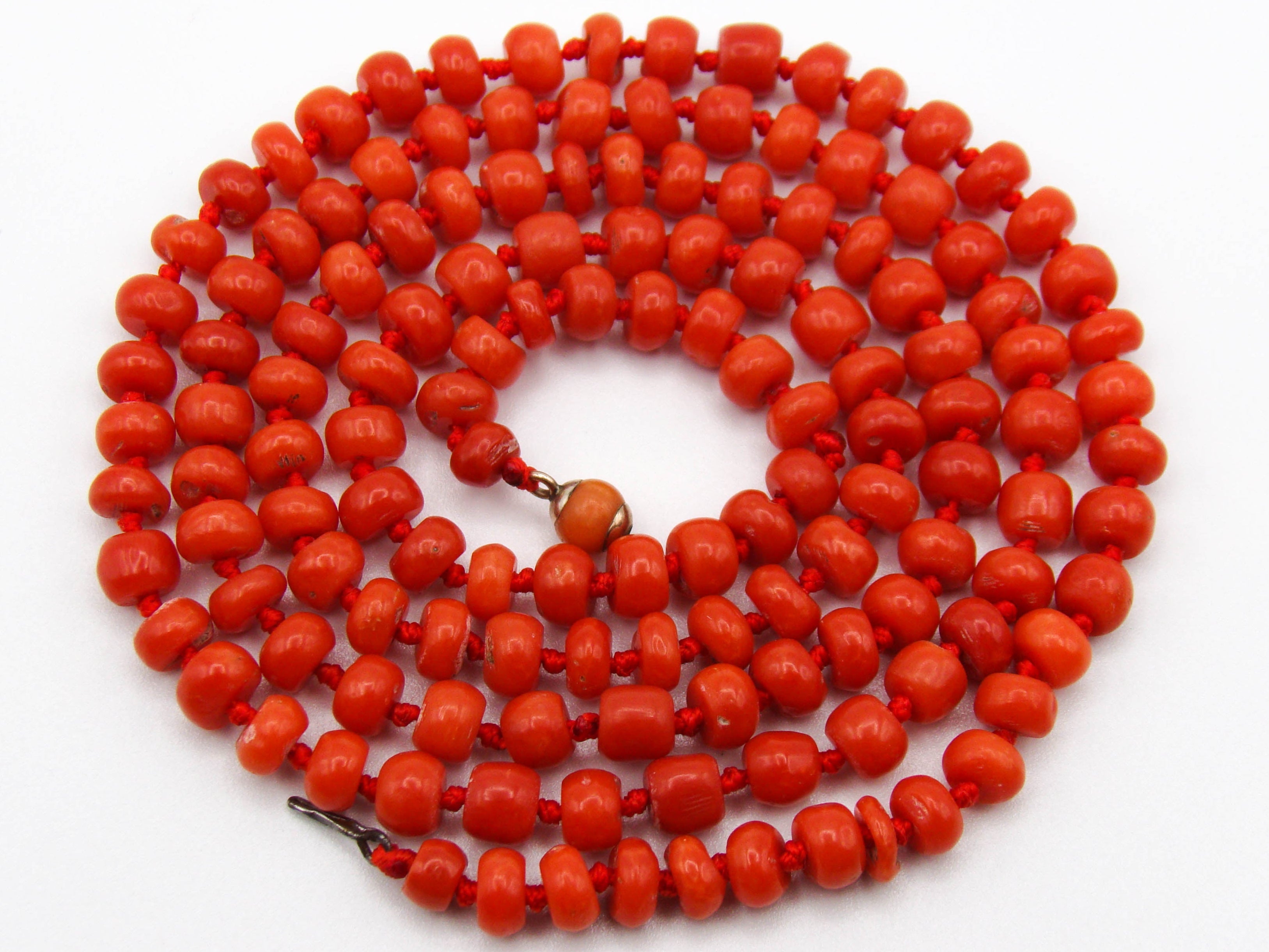 antique coral, natural coral, undyed coral, dark red coral, blood red coral, Italian coral, pacific coral, Sardinian Coral, sea coral, Mediterranean coral, Mediterranean red, Mediterranean chain, Mediterranean necklace, coral chain, coral necklace, 8 karat gold clasp