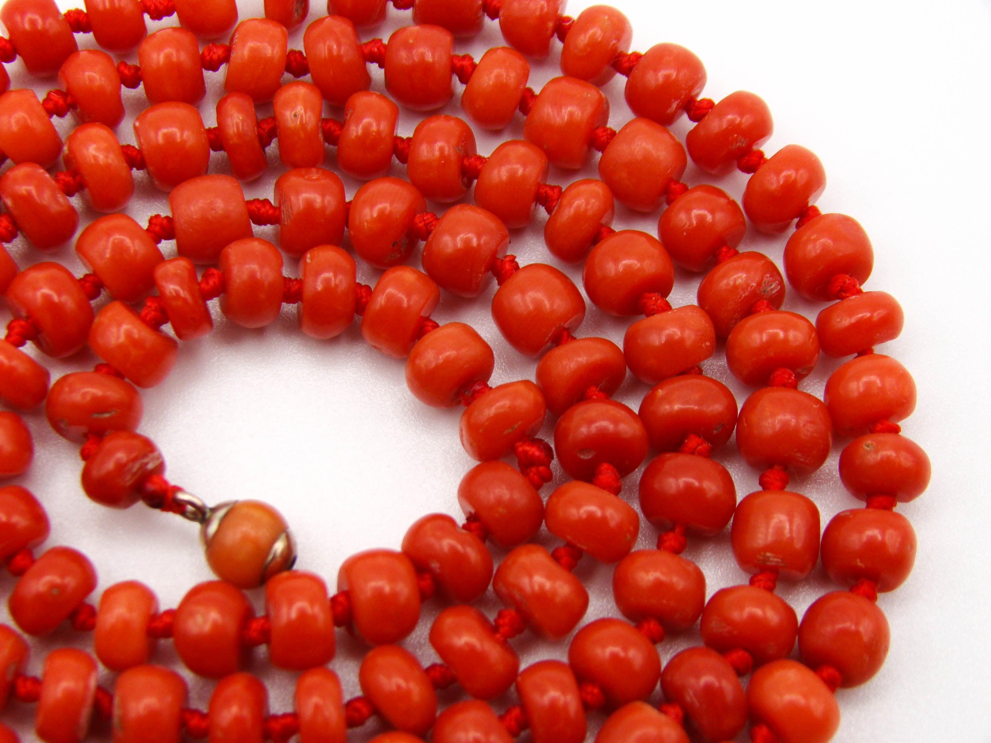 antique coral, natural coral, undyed coral, dark red coral, blood red coral, Italian coral, pacific coral, Sardinian Coral, sea coral, Mediterranean coral, Mediterranean red, Mediterranean chain, Mediterranean necklace, coral chain, coral necklace, 8 karat gold clasp