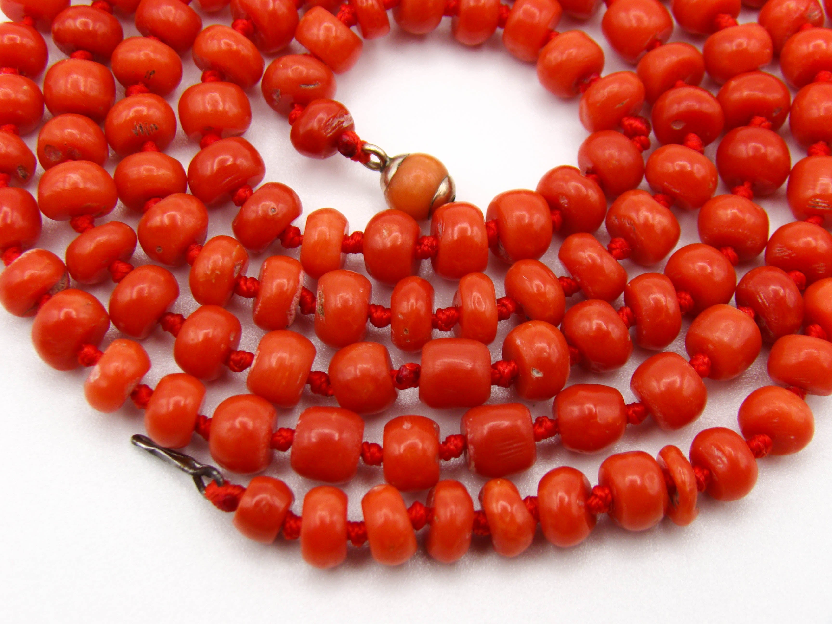 antique coral, natural coral, undyed coral, dark red coral, blood red coral, Italian coral, pacific coral, Sardinian Coral, sea coral, Mediterranean coral, Mediterranean red, Mediterranean chain, Mediterranean necklace, coral chain, coral necklace, 8 karat gold clasp