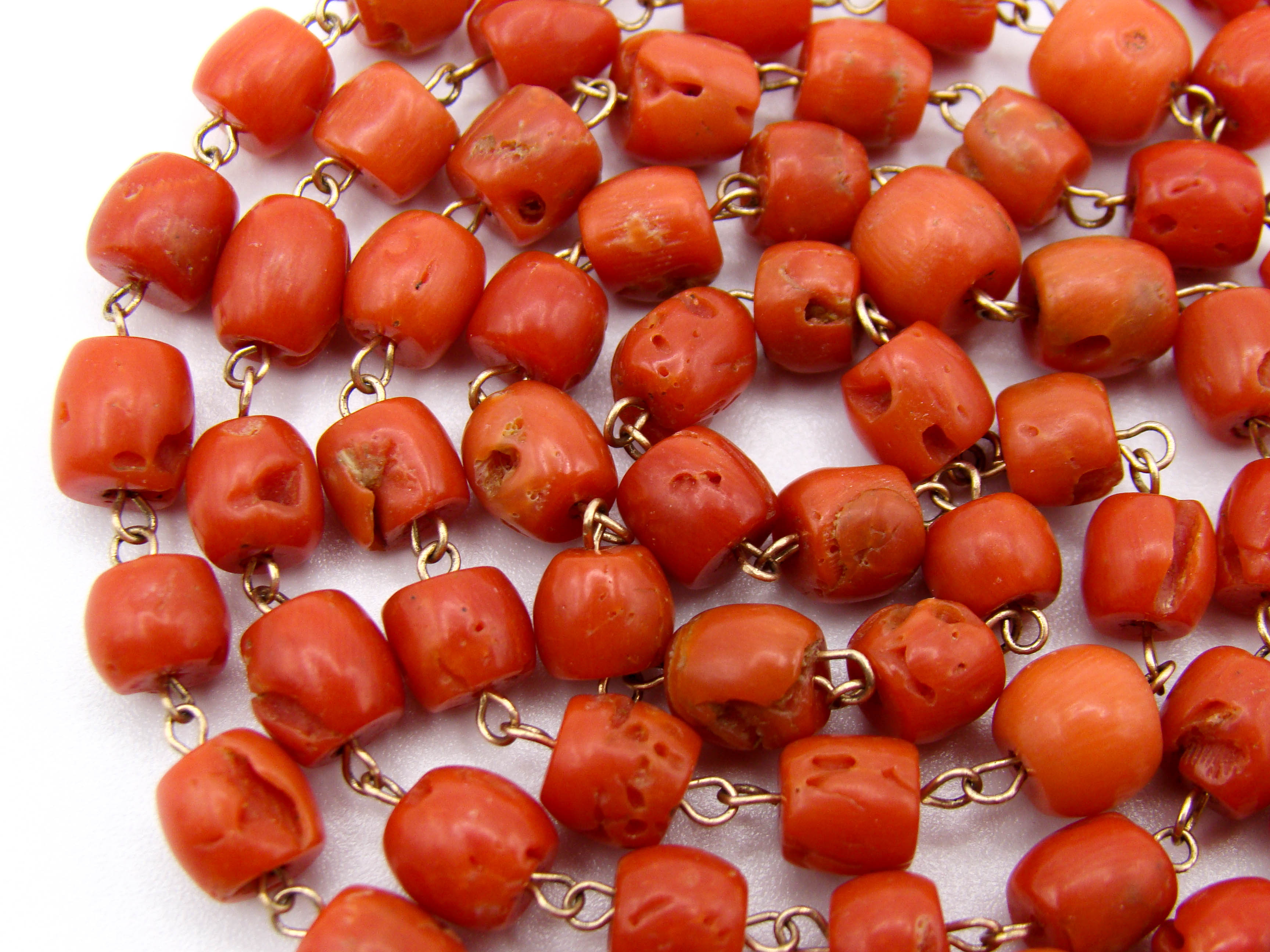 antique coral, natural coral, undyed coral, dark red coral, blood red coral, Italian coral, pacific coral, Sardinian Coral, sea coral, Mediterranean coral, Mediterranean red, Mediterranean chain, Mediterranean necklace, coral chain, coral necklace, 14 karat gold