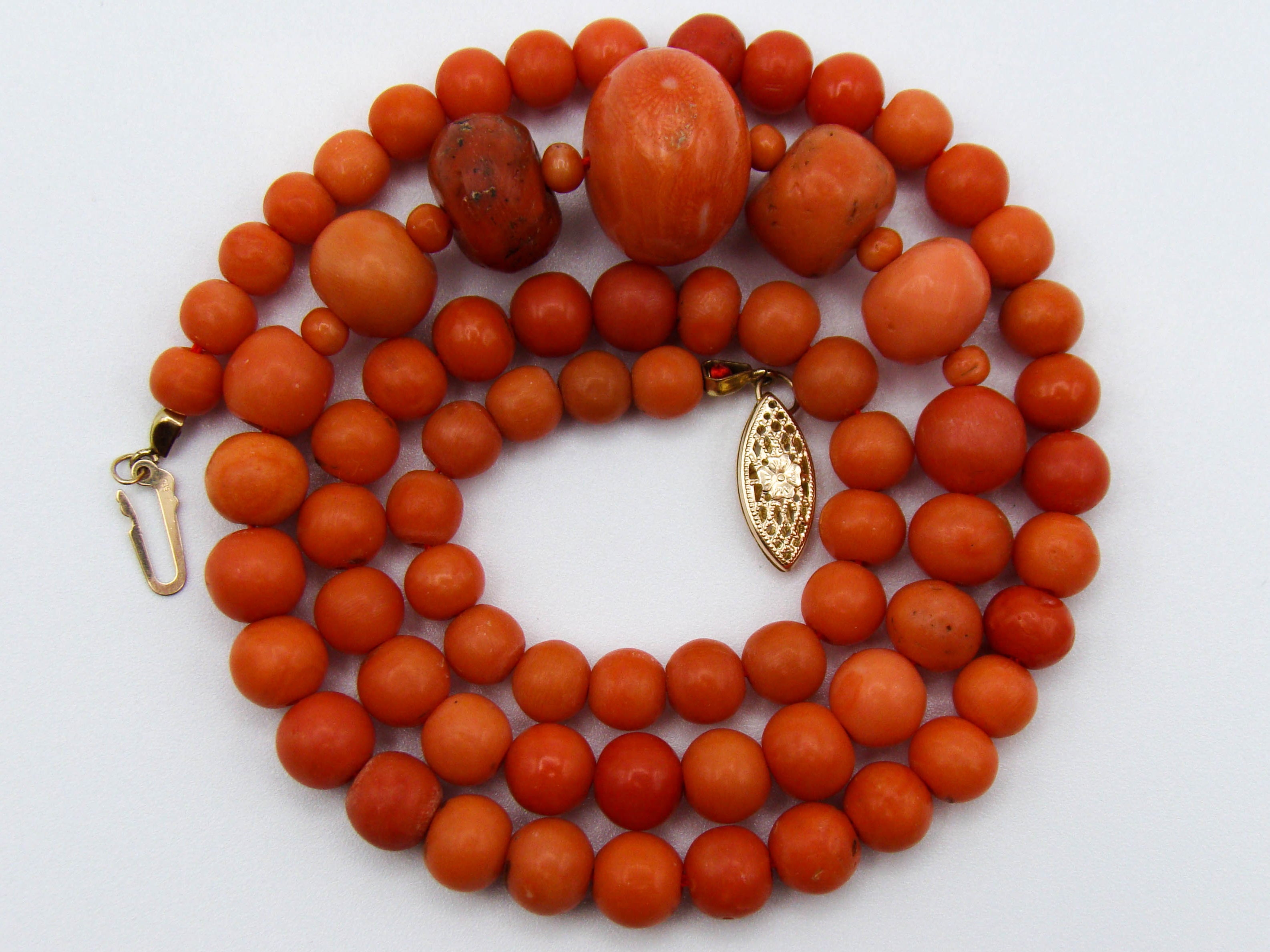 antique coral, natural coral, undyed coral, dark orange coral, Italian coral, pacific coral, Sardinian Coral, sea coral, Mediterranean coral, Mediterranean necklace, Mediterranean chain, coral necklace, handcarved coral, 14 karat gold clasp
