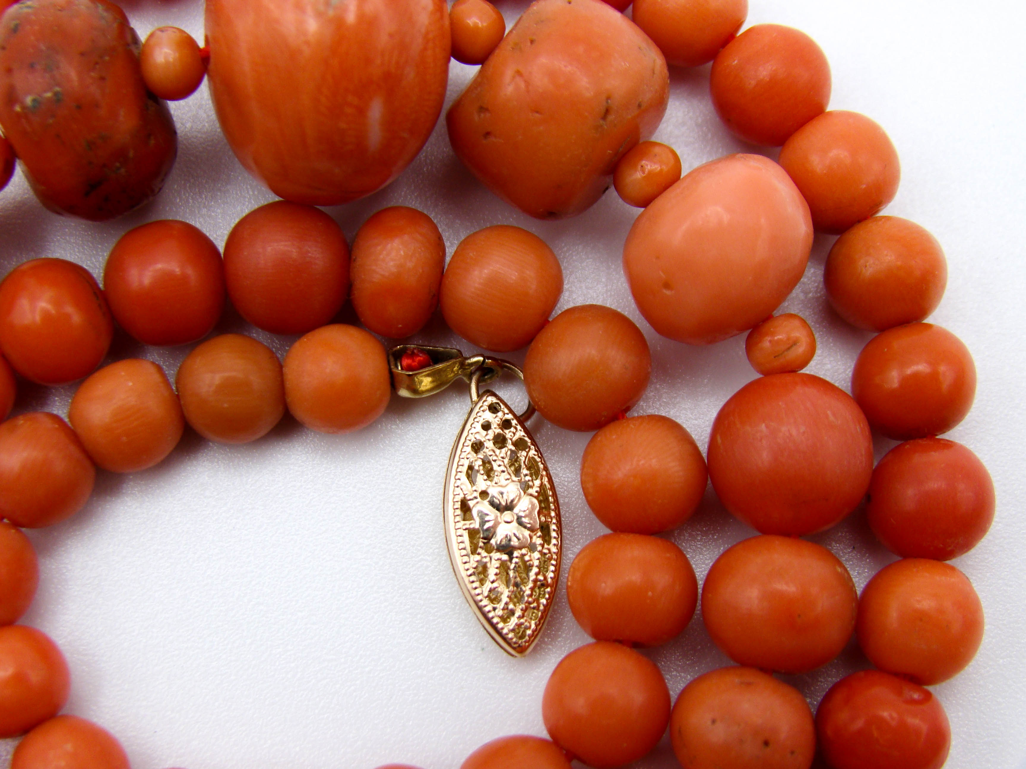 antique coral, natural coral, undyed coral, dark orange coral, Italian coral, pacific coral, Sardinian Coral, sea coral, Mediterranean coral, Mediterranean necklace, Mediterranean chain, coral necklace, handcarved coral, 14 karat gold clasp
