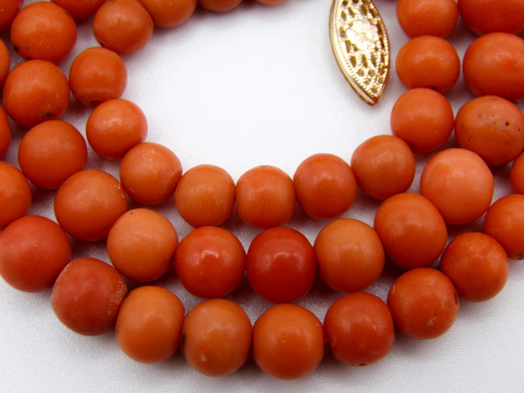 antique coral, natural coral, undyed coral, dark orange coral, Italian coral, pacific coral, Sardinian Coral, sea coral, Mediterranean coral, Mediterranean necklace, Mediterranean chain, coral necklace, handcarved coral, 14 karat gold clasp