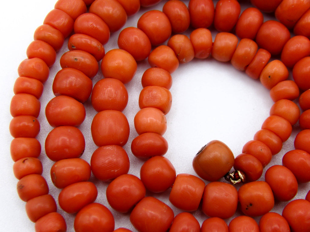 antique coral, natural coral, undyed coral, dark red coral, blood red coral, Italian coral, pacific coral, Sardinian Coral, sea coral, Mediterranean coral, Mediterranean red, Mediterranean chain, Mediterranean necklace, coral chain, coral necklace, 9 karat gold clasp