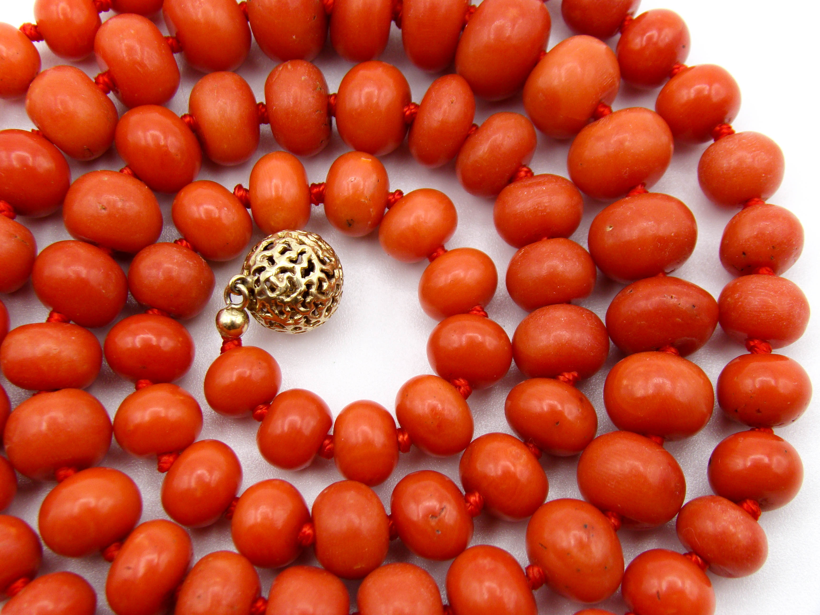 antique coral, natural coral, undyed coral, dark red coral, blood red coral, Italian coral, pacific coral, Sardinian Coral, sea coral, Mediterranean coral, Mediterranean red, Mediterranean chain, Mediterranean necklace, coral chain, coral necklace, 14 karat gold clasp