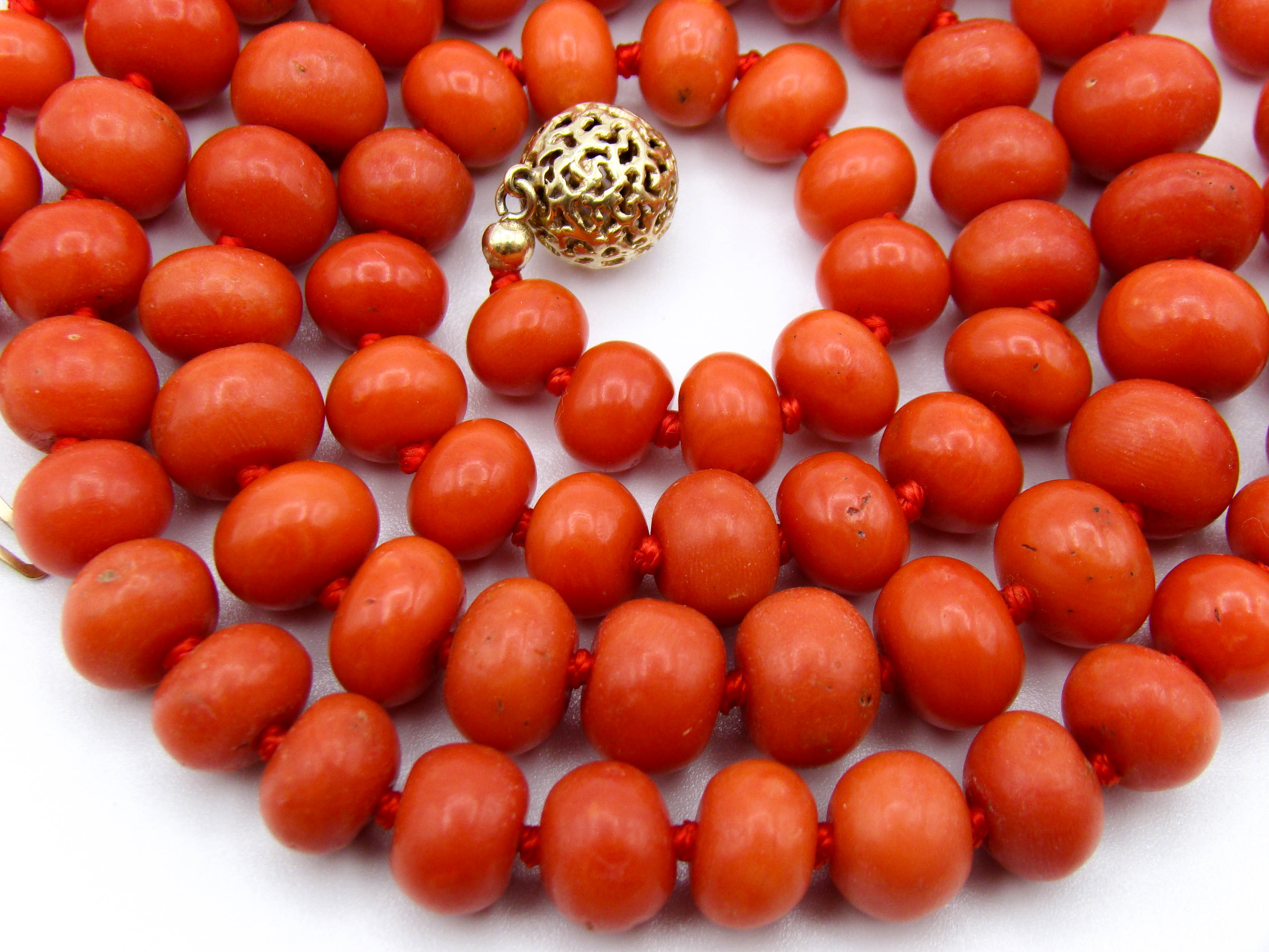 antique coral, natural coral, undyed coral, dark red coral, blood red coral, Italian coral, pacific coral, Sardinian Coral, sea coral, Mediterranean coral, Mediterranean red, Mediterranean chain, Mediterranean necklace, coral chain, coral necklace, 14 karat gold clasp