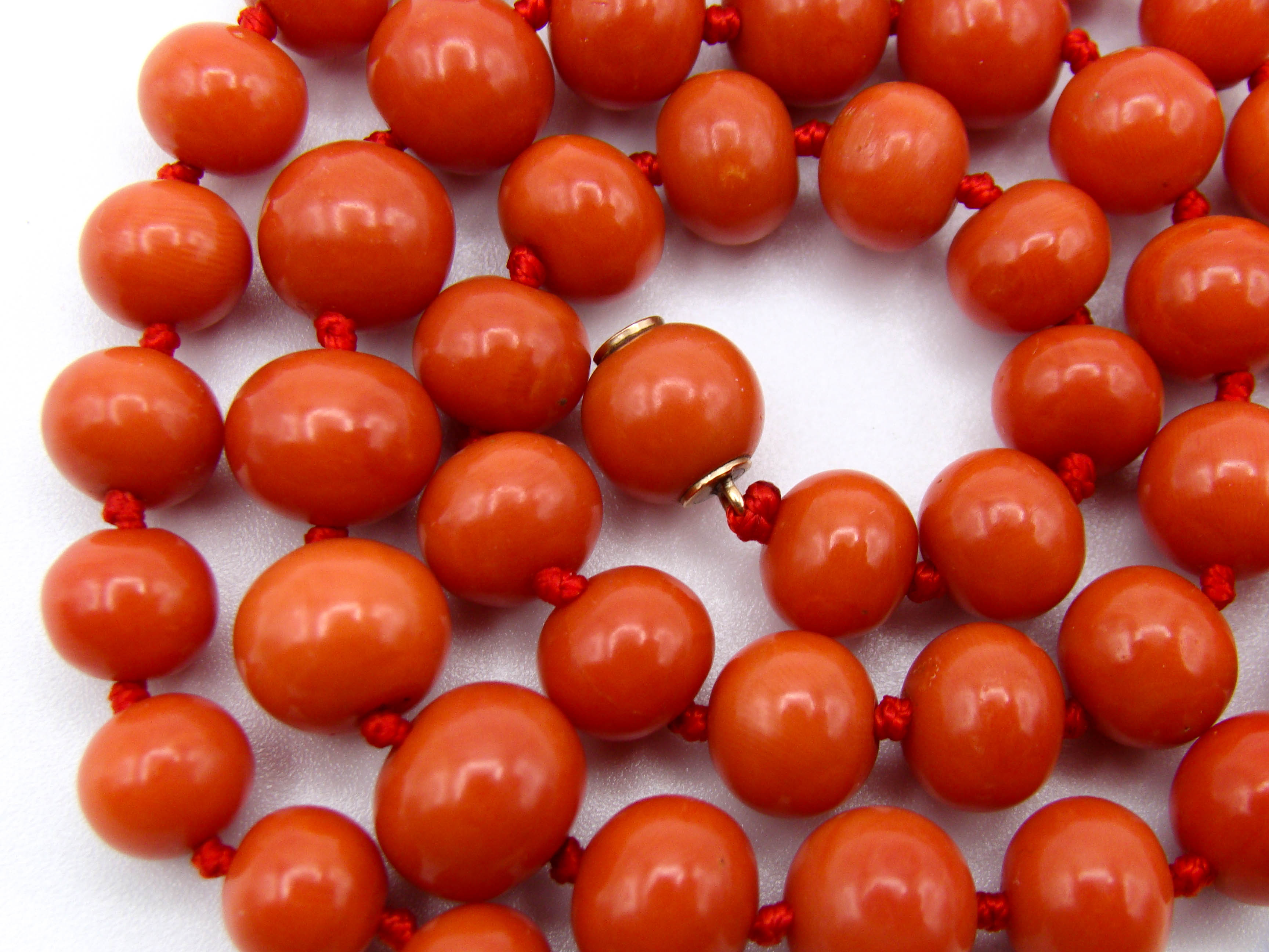 antique coral, natural coral, undyed coral, dark red coral, blood red coral, Italian coral, pacific coral, Sardinian Coral, sea coral, Mediterranean coral, Mediterranean necklace, Mediterranean chain, coral necklace, handcarved coral, 9 karat gold clasp, Mediterranean red