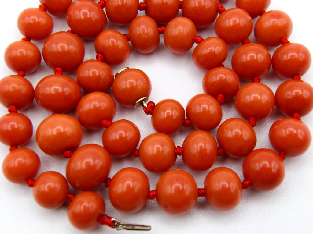 antique coral, natural coral, undyed coral, dark red coral, blood red coral, Italian coral, pacific coral, Sardinian Coral, sea coral, Mediterranean coral, Mediterranean necklace, Mediterranean chain, coral necklace, handcarved coral, 9 karat gold clasp, Mediterranean red