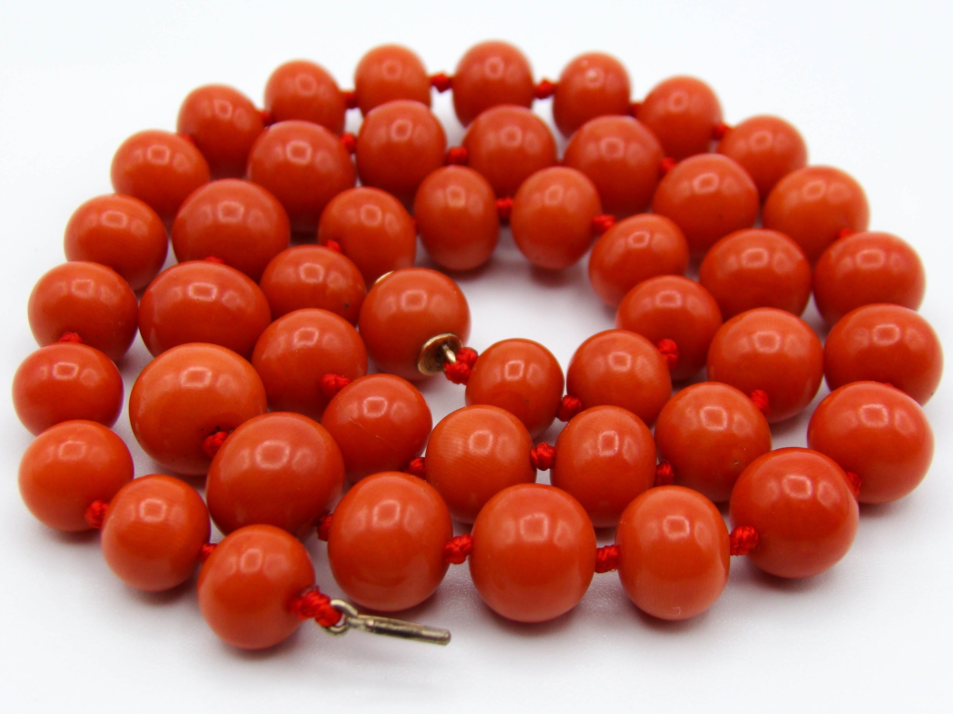 antique coral, natural coral, undyed coral, dark red coral, blood red coral, Italian coral, pacific coral, Sardinian Coral, sea coral, Mediterranean coral, Mediterranean necklace, Mediterranean chain, coral necklace, handcarved coral, 9 karat gold clasp, Mediterranean red