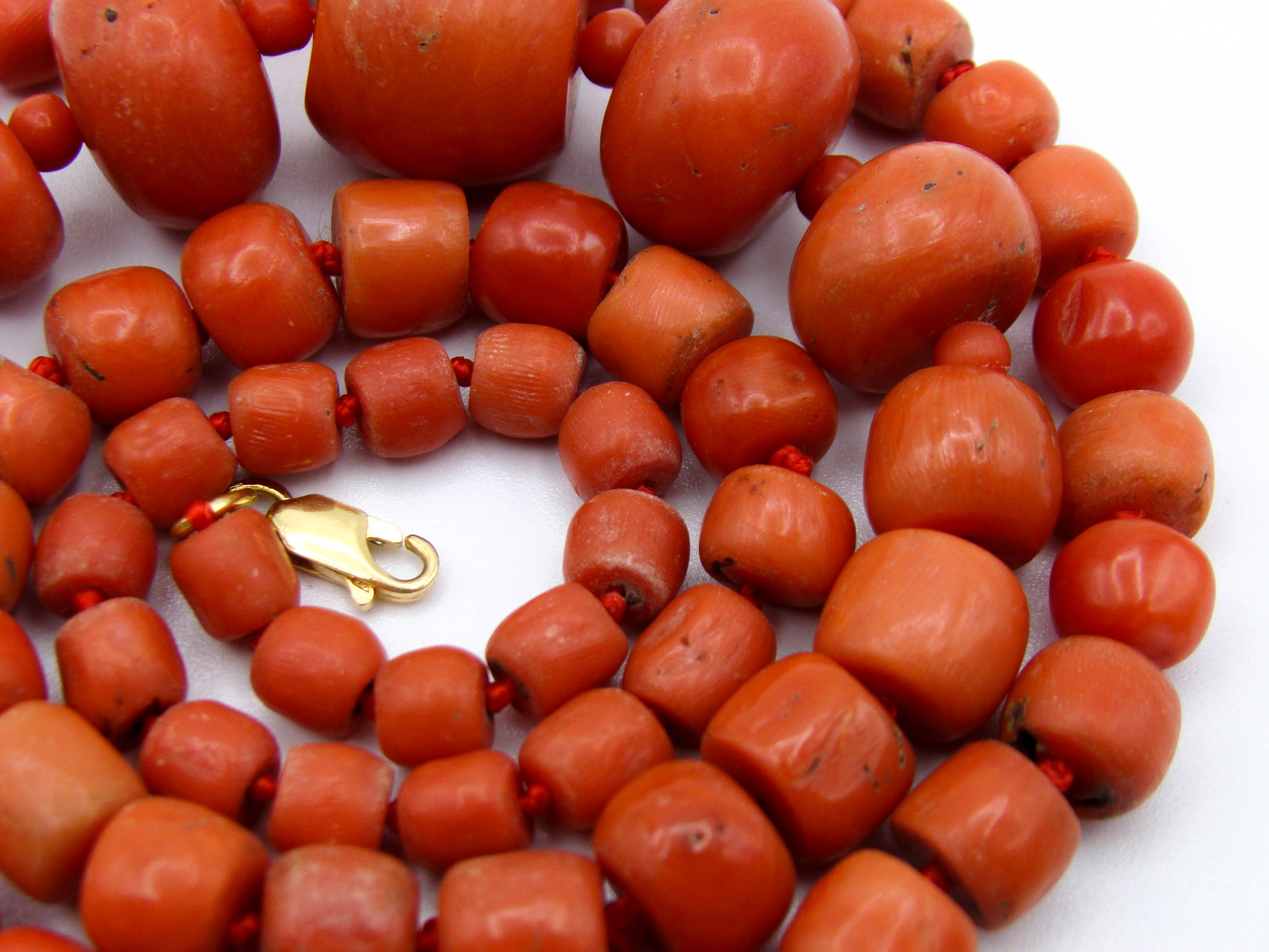 antique coral, natural coral, undyed coral, dark salmon coral, Italian coral, pacific coral, Sardinian Coral, sea coral, Mediterranean necklace, Mediterranean chain, coral necklace, handcarved coral, 18 karat gold clasp