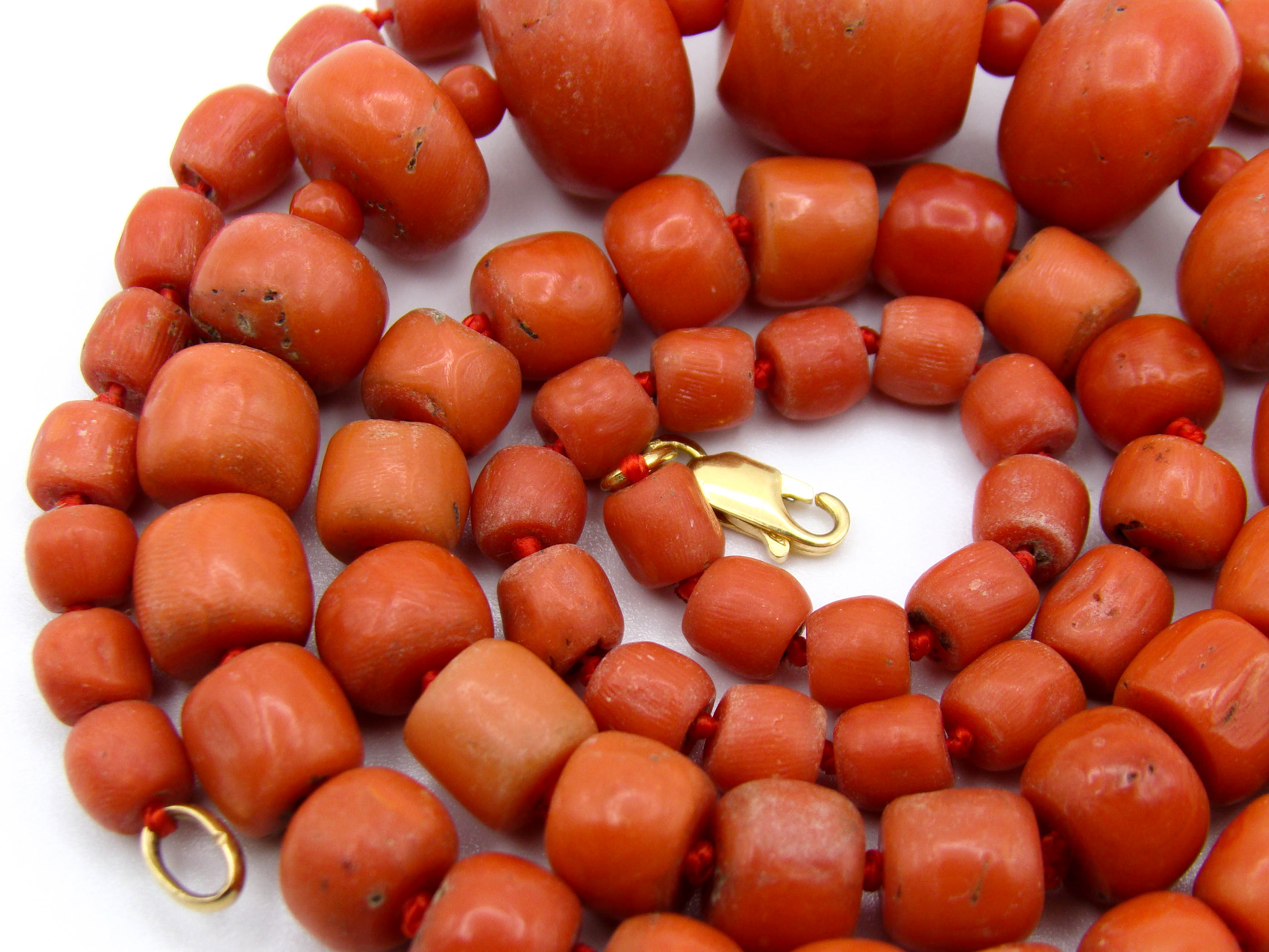 antique coral, natural coral, undyed coral, dark salmon coral, Italian coral, pacific coral, Sardinian Coral, sea coral, Mediterranean necklace, Mediterranean chain, coral necklace, handcarved coral, 18 karat gold clasp