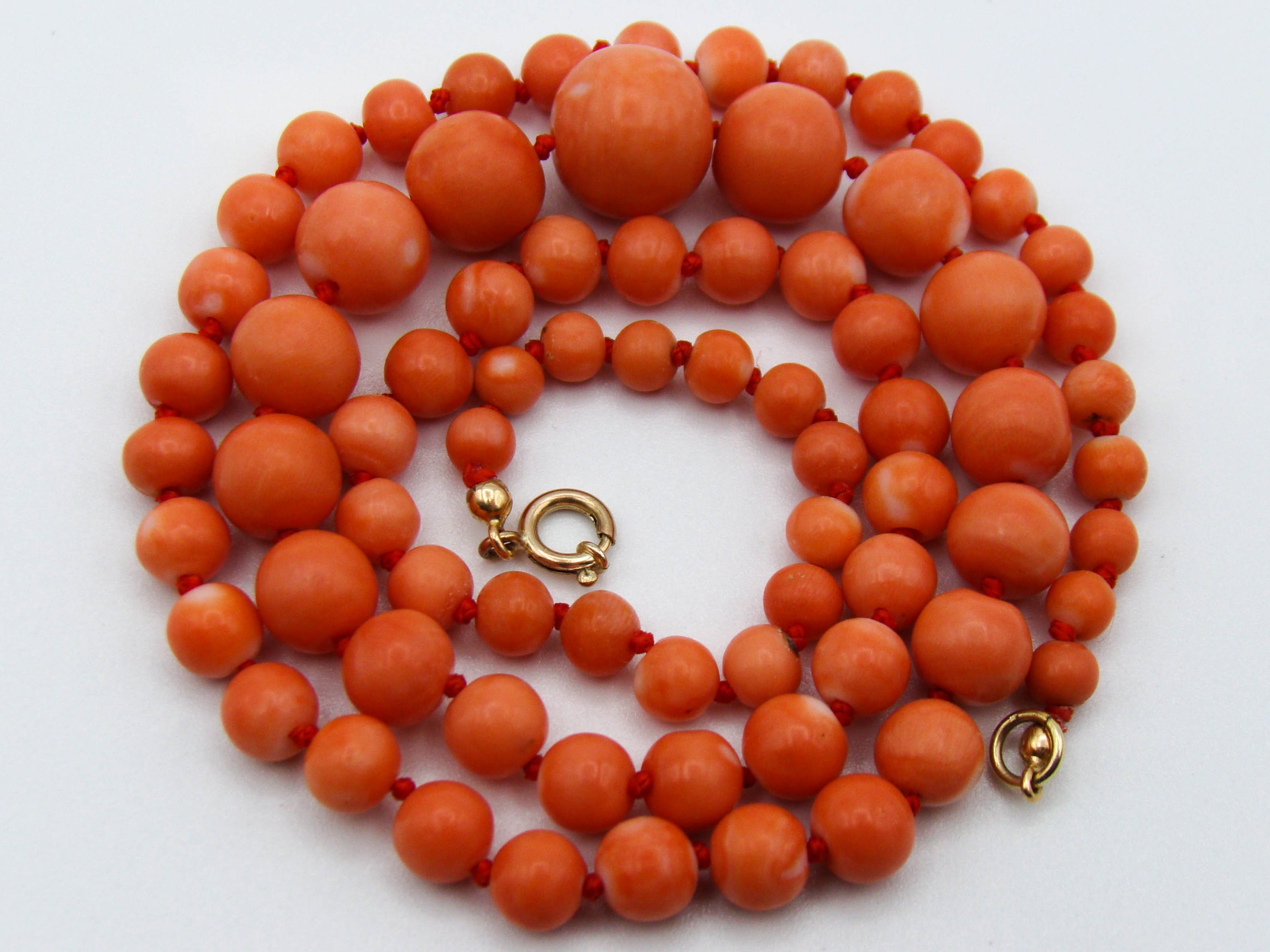 antique coral, natural coral, undyed coral, momo salmon coral, Italian coral, pacific coral, Sardinian Coral, sea coral, Mediterranean coral, Mediterranean necklace, Mediterranean chain, coral necklace, Mediterranean momo coral, handcarved coral, momo coral, 9 karat Gold clasp, salmon coral