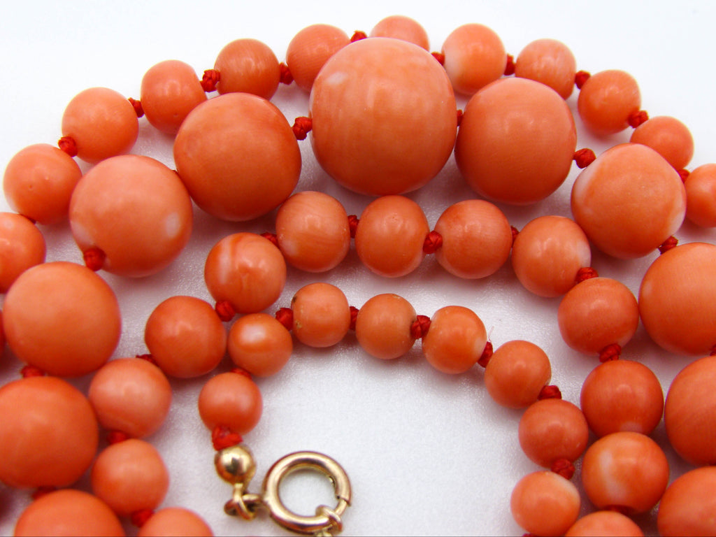 antique coral, natural coral, undyed coral, momo salmon coral, Italian coral, pacific coral, Sardinian Coral, sea coral, Mediterranean coral, Mediterranean necklace, Mediterranean chain, coral necklace, Mediterranean momo coral, handcarved coral, momo coral, 9 karat Gold clasp, salmon coral