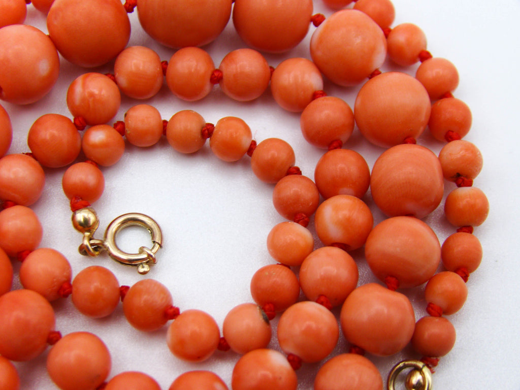 antique coral, natural coral, undyed coral, momo salmon coral, Italian coral, pacific coral, Sardinian Coral, sea coral, Mediterranean coral, Mediterranean necklace, Mediterranean chain, coral necklace, Mediterranean momo coral, handcarved coral, momo coral, 9 karat Gold clasp, salmon coral