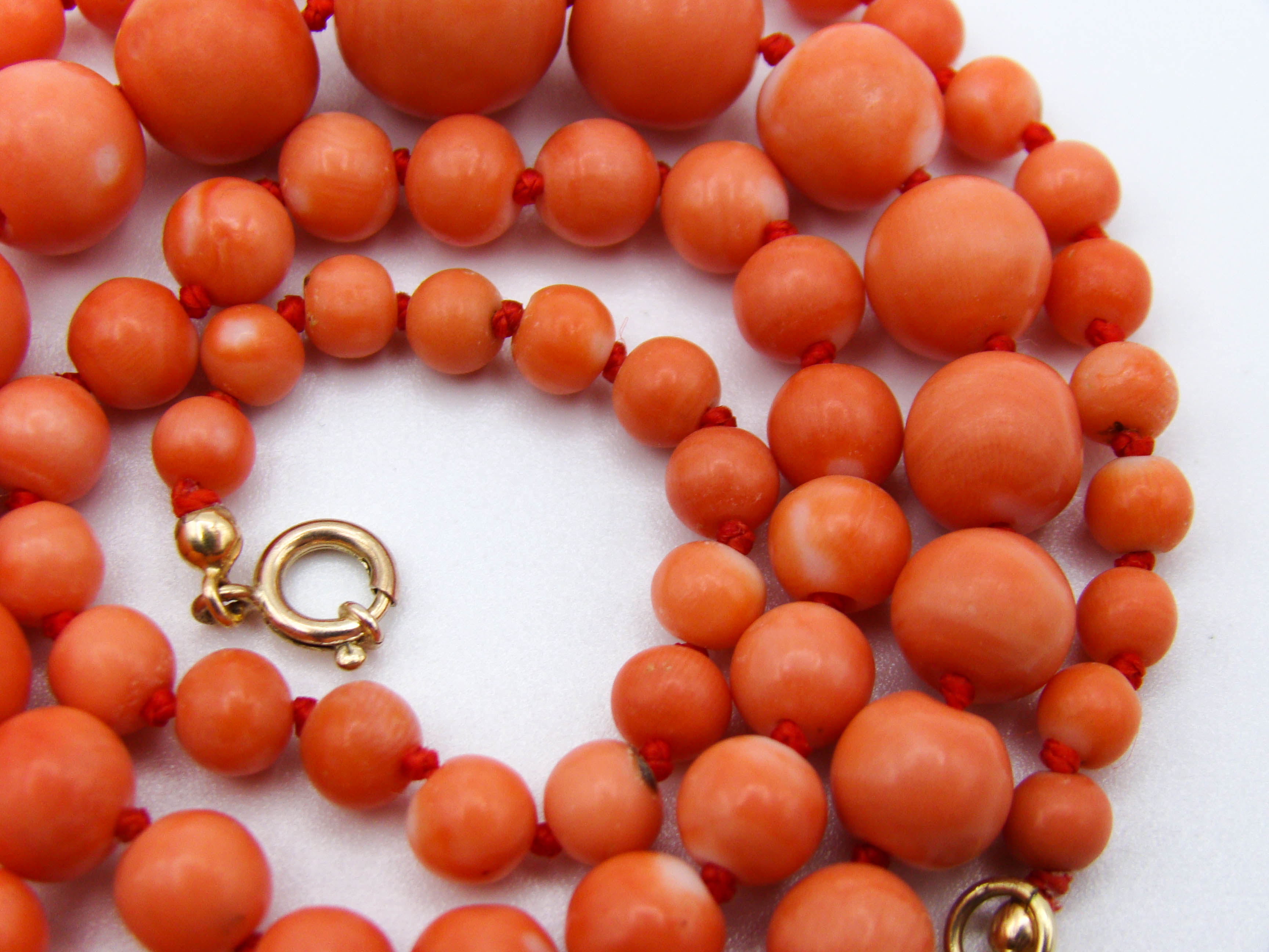 antique coral, natural coral, undyed coral, momo salmon coral, Italian coral, pacific coral, Sardinian Coral, sea coral, Mediterranean coral, Mediterranean necklace, Mediterranean chain, coral necklace, Mediterranean momo coral, handcarved coral, momo coral, 9 karat Gold clasp, salmon coral