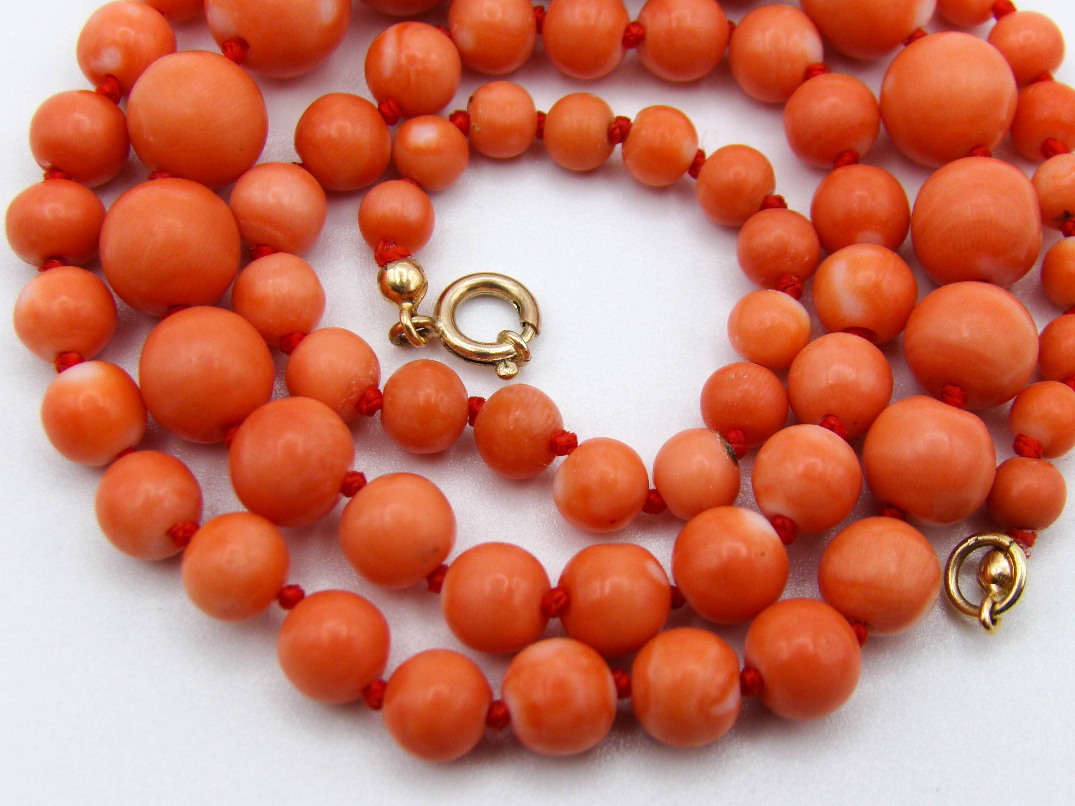 antique coral, natural coral, undyed coral, momo salmon coral, Italian coral, pacific coral, Sardinian Coral, sea coral, Mediterranean coral, Mediterranean necklace, Mediterranean chain, coral necklace, Mediterranean momo coral, handcarved coral, momo coral, 9 karat Gold clasp, salmon coral