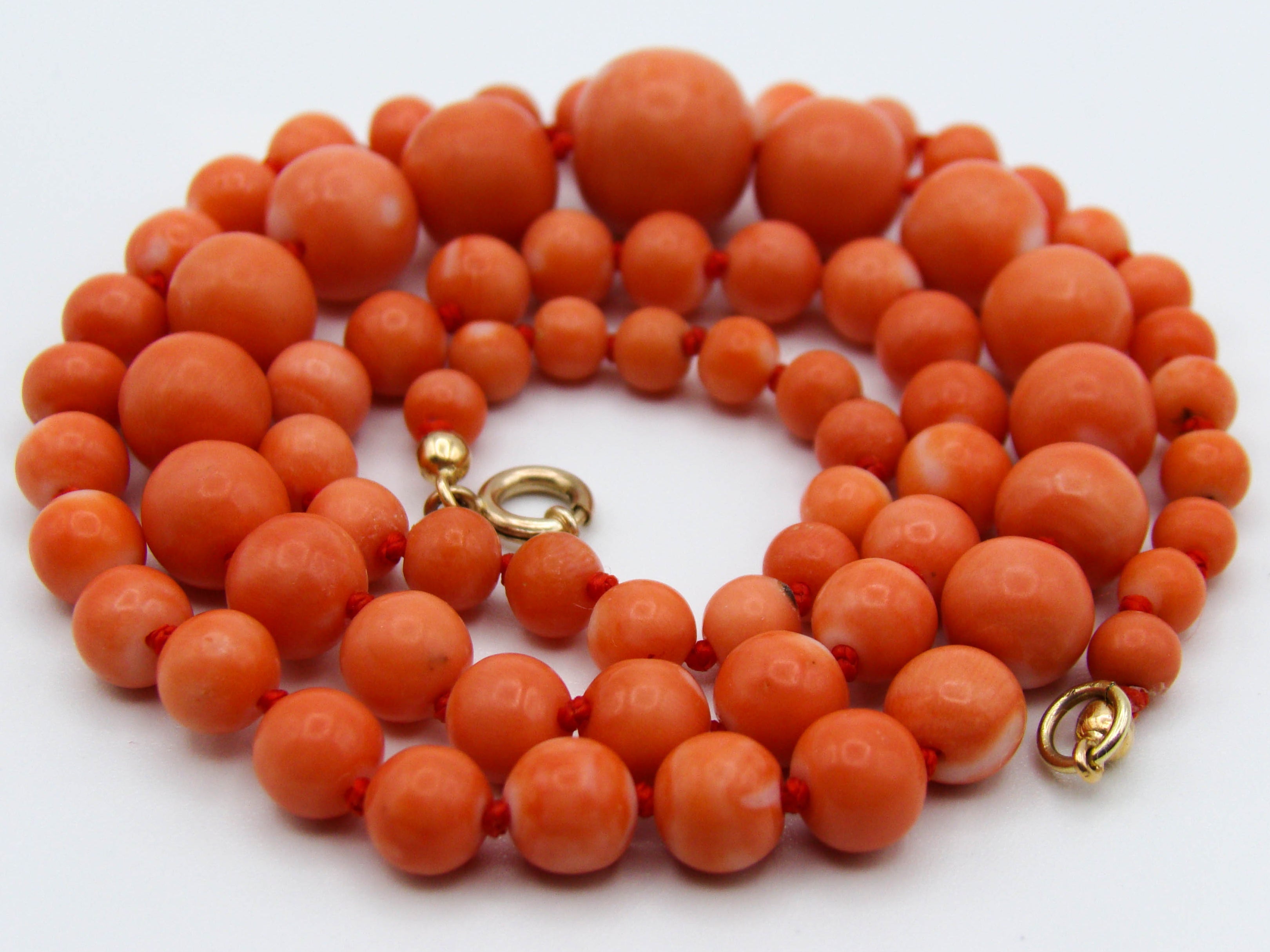antique coral, natural coral, undyed coral, momo salmon coral, Italian coral, pacific coral, Sardinian Coral, sea coral, Mediterranean coral, Mediterranean necklace, Mediterranean chain, coral necklace, Mediterranean momo coral, handcarved coral, momo coral, 9 karat Gold clasp, salmon coral