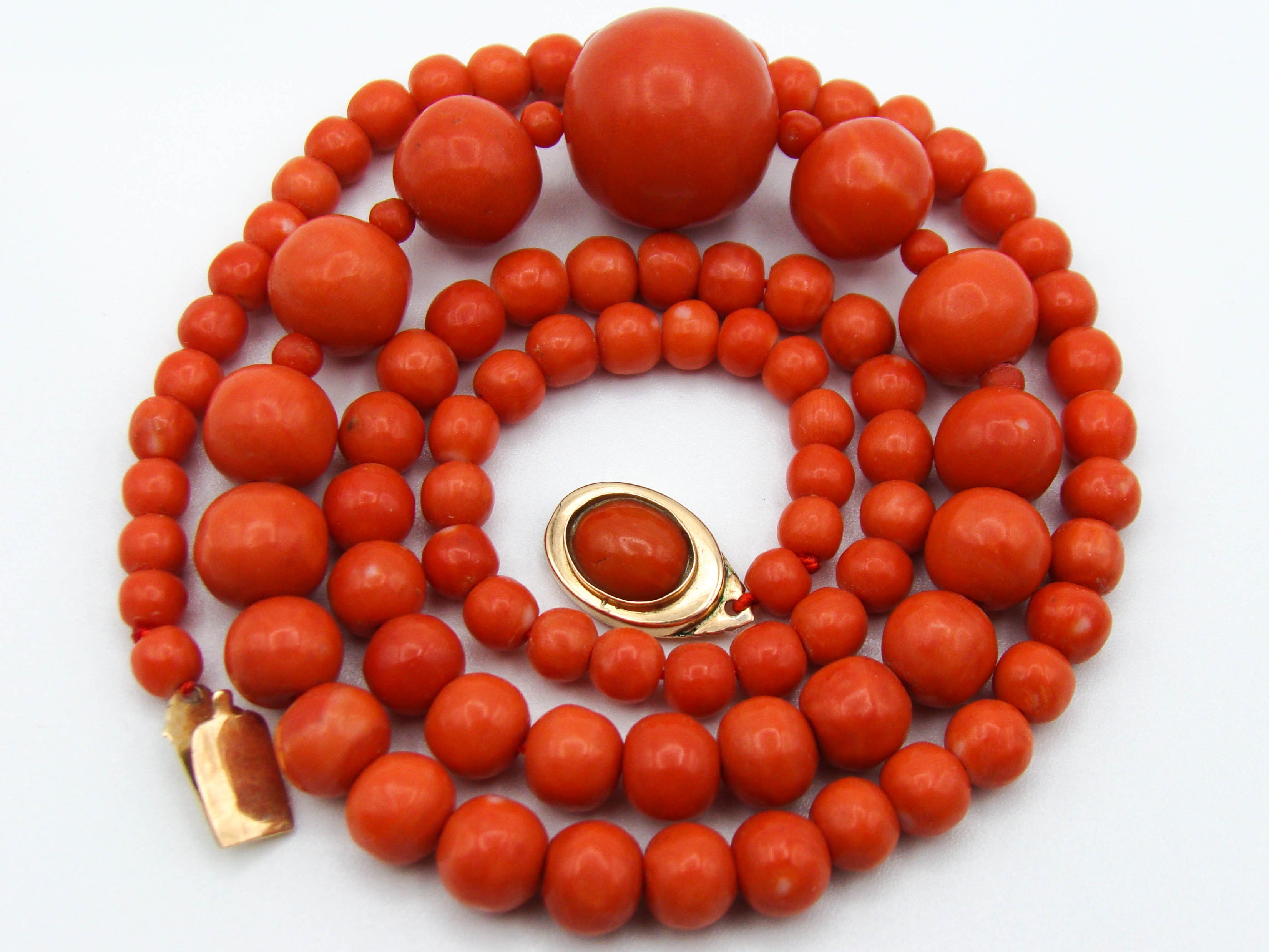 antique coral, natural coral, undyed coral, dark red coral, blood red coral, Italian coral, pacific coral, Sardinian Coral, sea coral, Mediterranean coral, Mediterranean red, Mediterranean chain, Mediterranean necklace, coral chain, coral necklace, 14 karat gold clasp