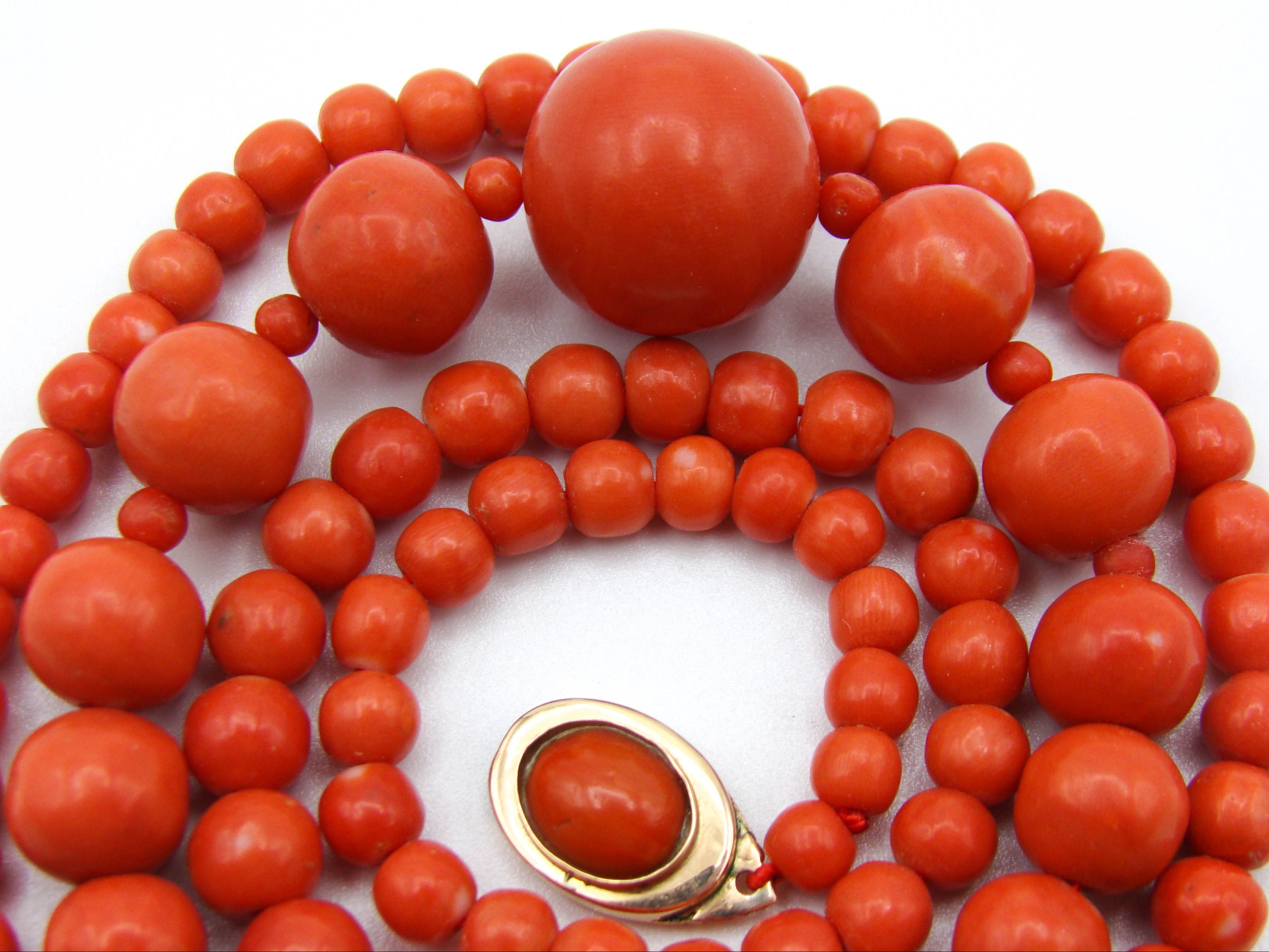 antique coral, natural coral, undyed coral, dark red coral, blood red coral, Italian coral, pacific coral, Sardinian Coral, sea coral, Mediterranean coral, Mediterranean red, Mediterranean chain, Mediterranean necklace, coral chain, coral necklace, 14 karat gold clasp