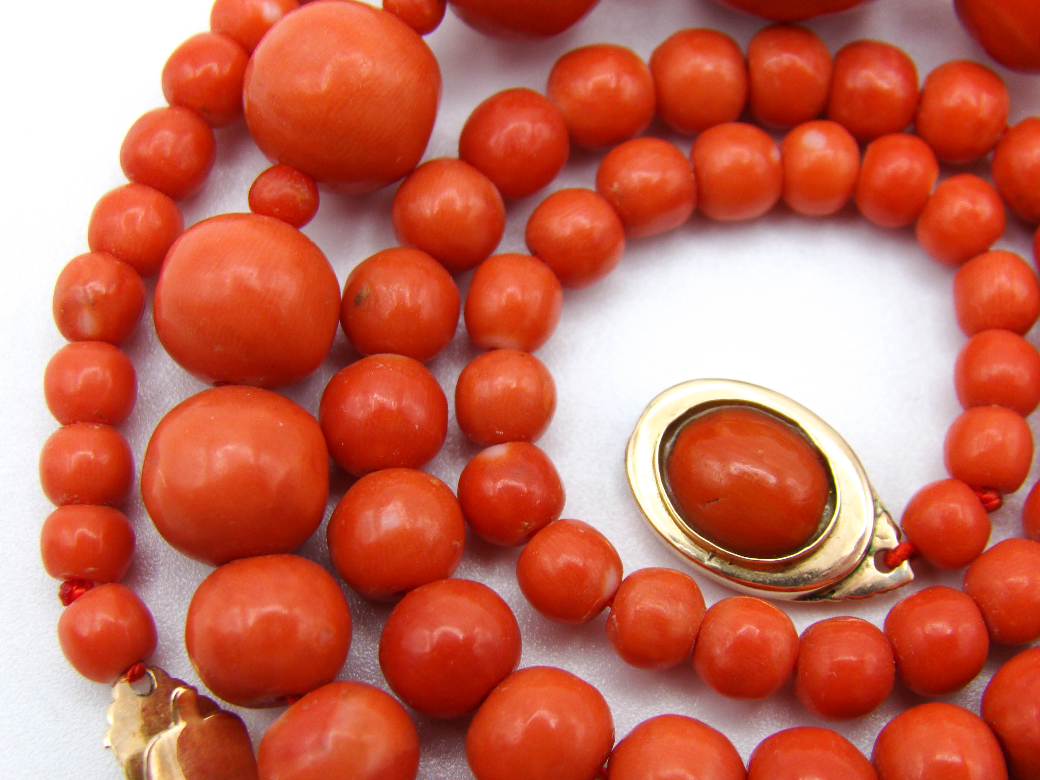 antique coral, natural coral, undyed coral, dark red coral, blood red coral, Italian coral, pacific coral, Sardinian Coral, sea coral, Mediterranean coral, Mediterranean red, Mediterranean chain, Mediterranean necklace, coral chain, coral necklace, 14 karat gold clasp
