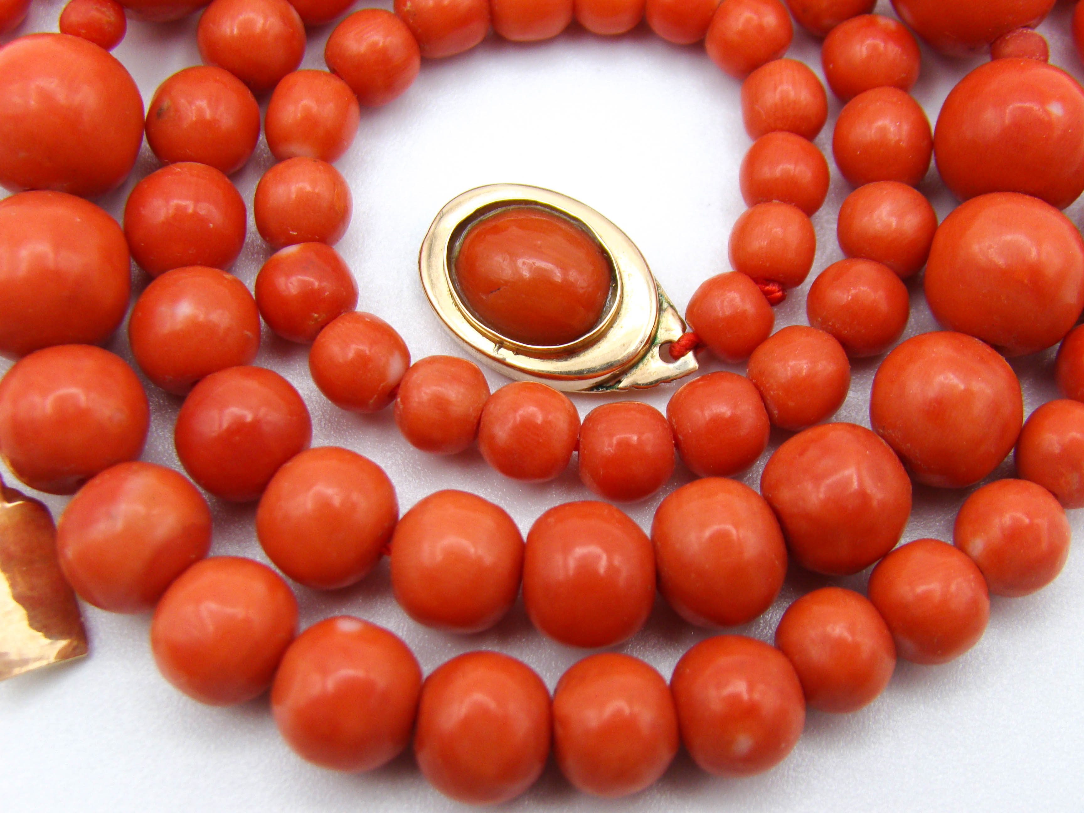 antique coral, natural coral, undyed coral, dark red coral, blood red coral, Italian coral, pacific coral, Sardinian Coral, sea coral, Mediterranean coral, Mediterranean red, Mediterranean chain, Mediterranean necklace, coral chain, coral necklace, 14 karat gold clasp