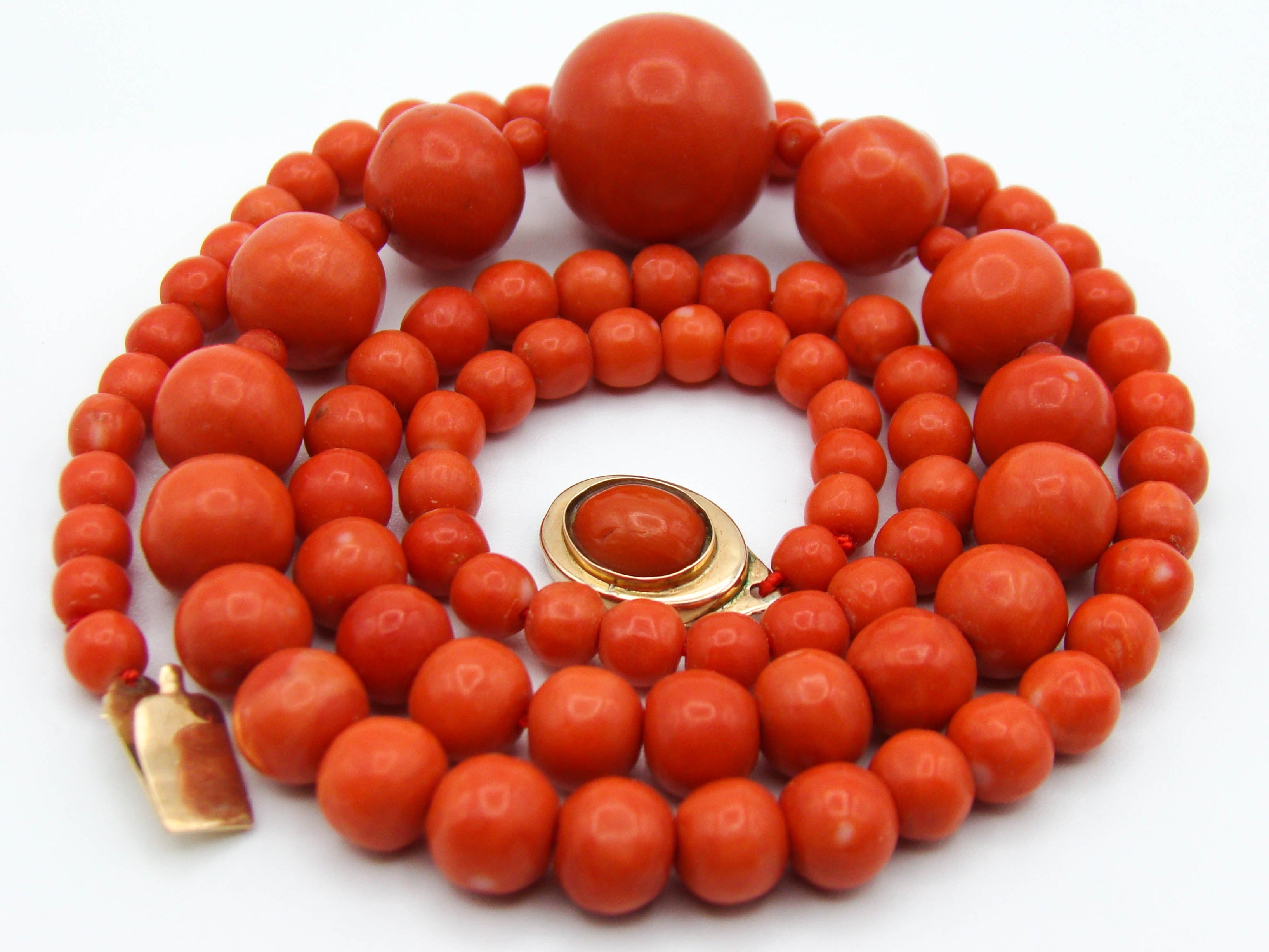 antique coral, natural coral, undyed coral, dark red coral, blood red coral, Italian coral, pacific coral, Sardinian Coral, sea coral, Mediterranean coral, Mediterranean red, Mediterranean chain, Mediterranean necklace, coral chain, coral necklace, 14 karat gold clasp