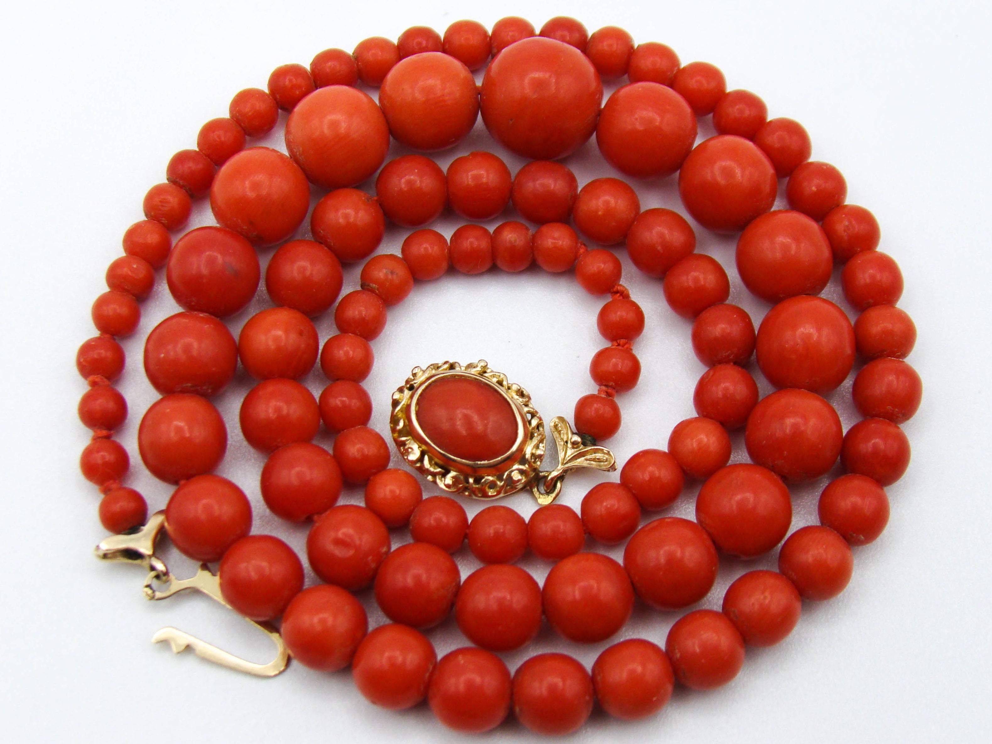 antique coral, natural coral, undyed coral, dark red coral, blood red coral, Italian coral, pacific coral, Sardinian Coral, sea coral, Mediterranean coral, Mediterranean red, Mediterranean chain, Mediterranean necklace, coral chain, coral necklace, 14 karat gold clasp
