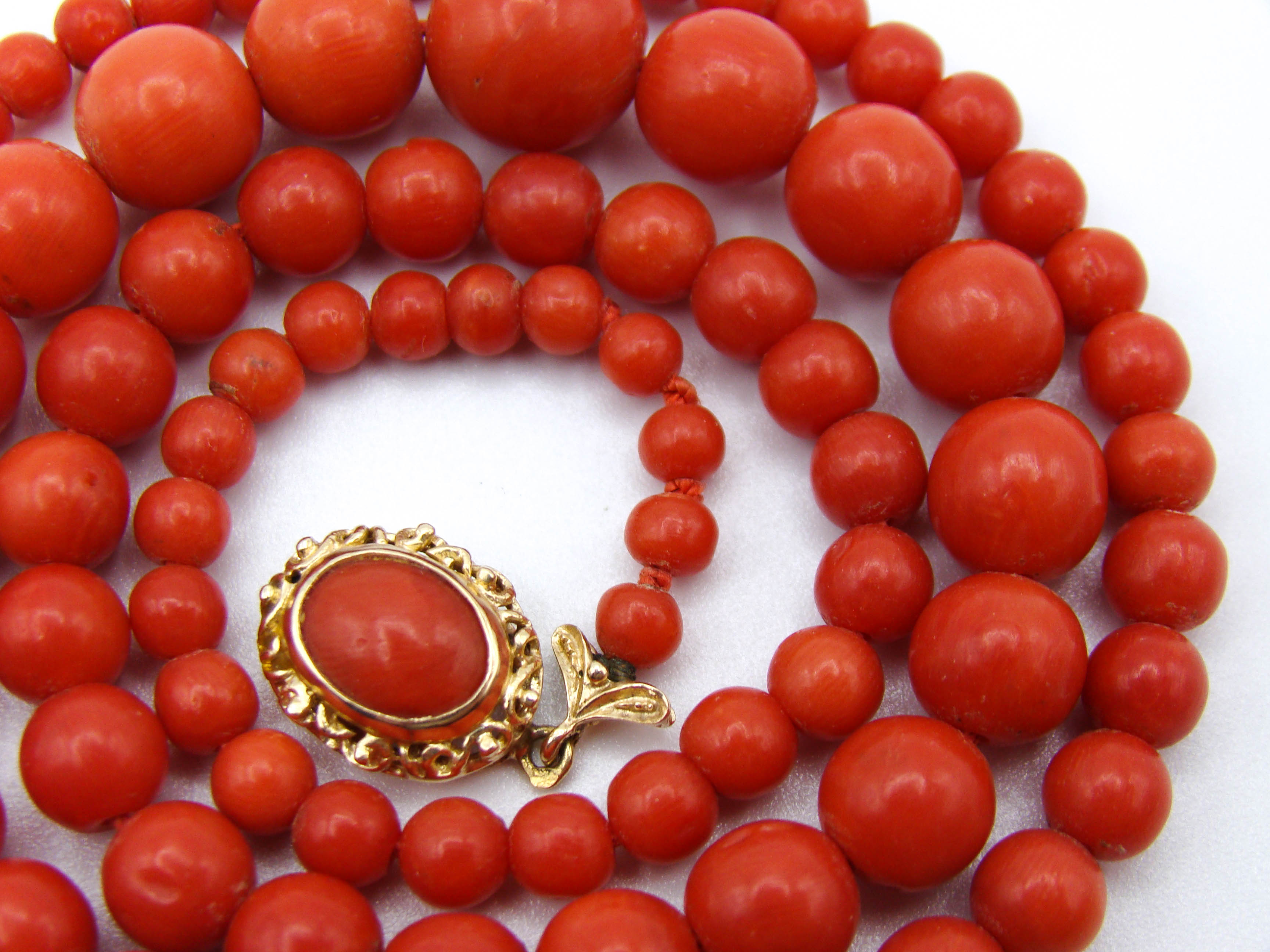 antique coral, natural coral, undyed coral, dark red coral, blood red coral, Italian coral, pacific coral, Sardinian Coral, sea coral, Mediterranean coral, Mediterranean red, Mediterranean chain, Mediterranean necklace, coral chain, coral necklace, 14 karat gold clasp