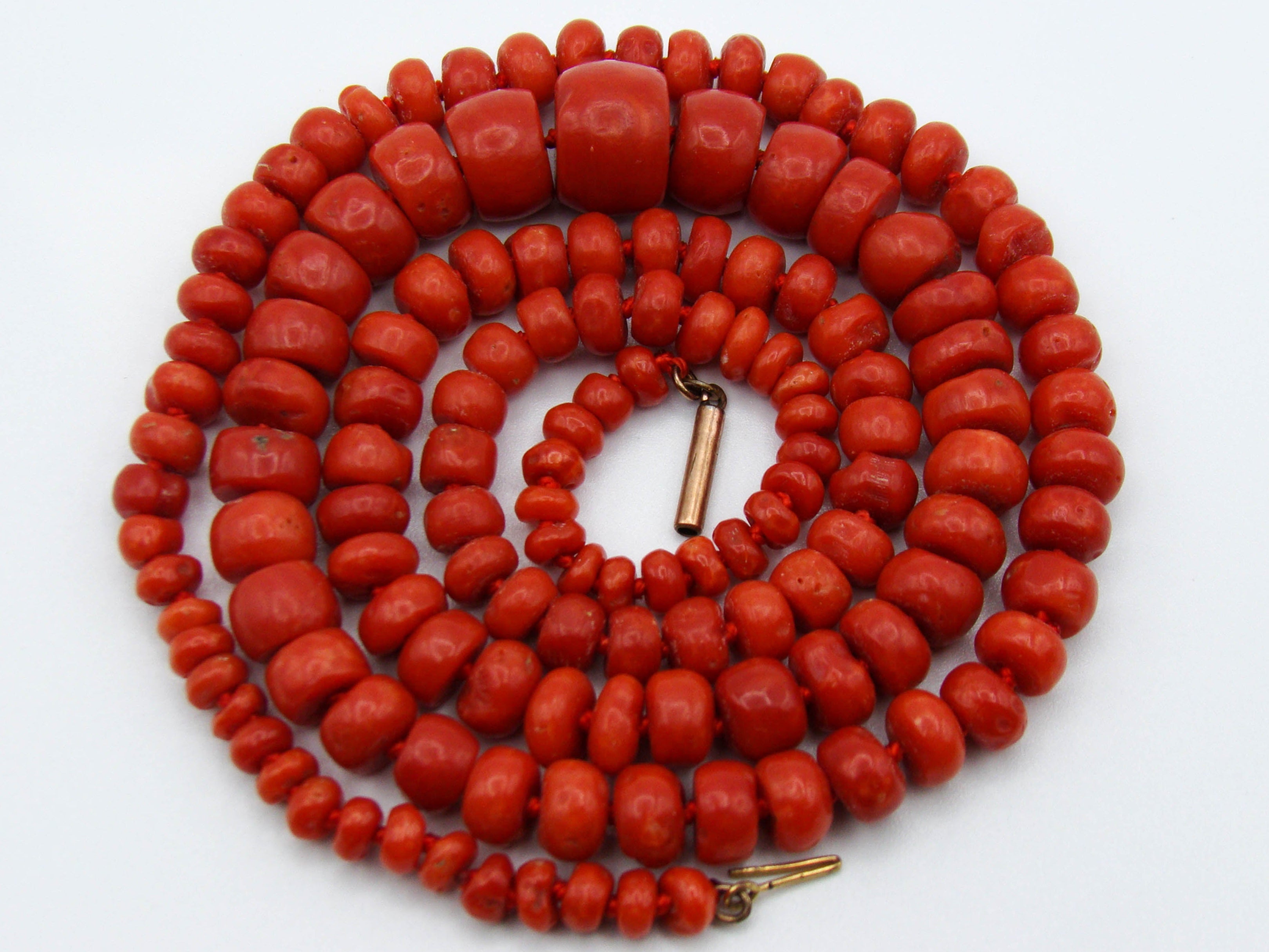 antique coral, natural coral, undyed coral, dark red coral, blood red coral, Italian coral, pacific coral, Sardinian Coral, Coral beads, Coral Rosary beads, Coral chain, Coral necklace, sea coral, aka coral, 9 karat gold clasp