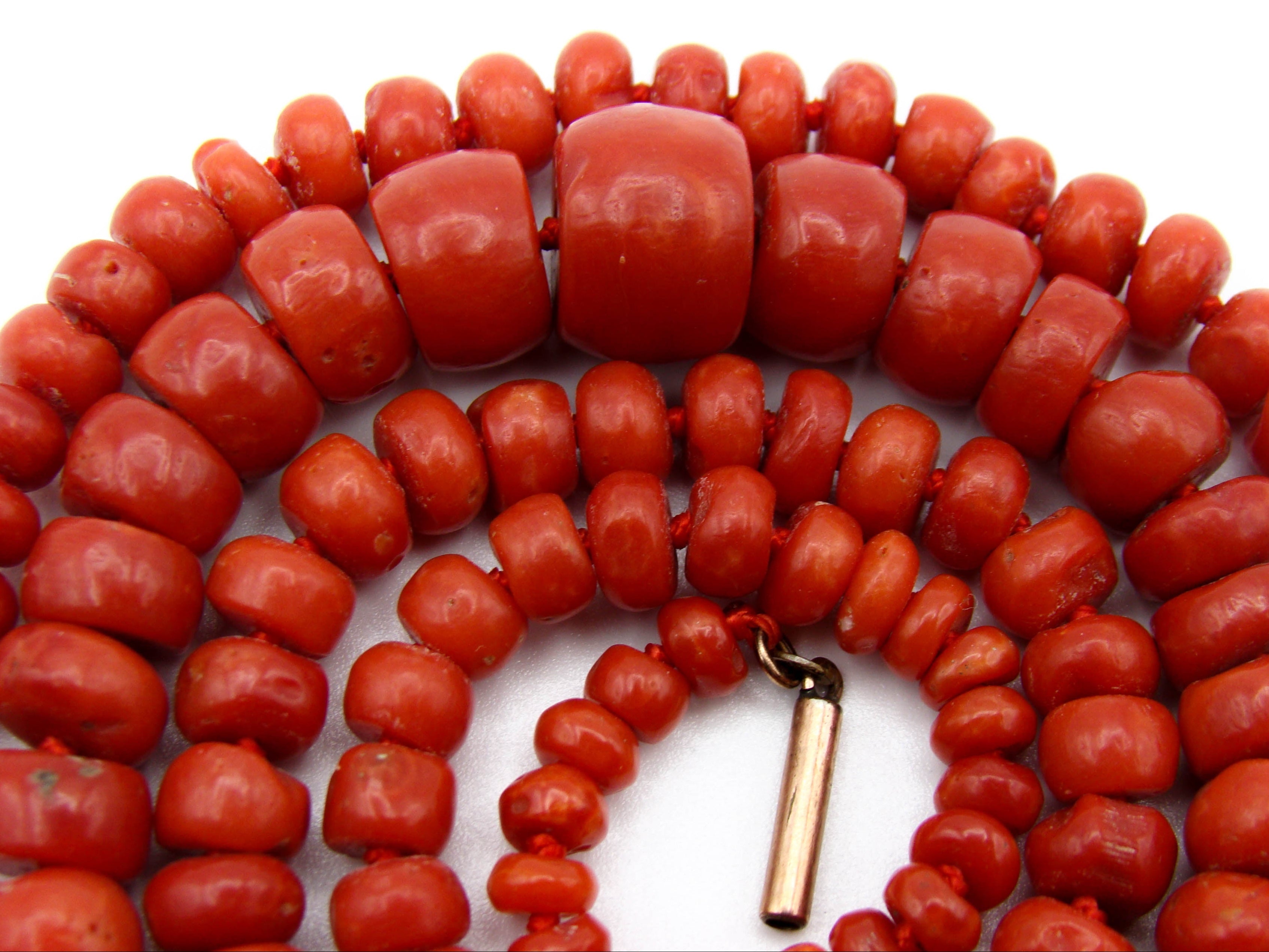 antique coral, natural coral, undyed coral, dark red coral, blood red coral, Italian coral, pacific coral, Sardinian Coral, Coral beads, Coral Rosary beads, Coral chain, Coral necklace, sea coral, aka coral, 9 karat gold clasp