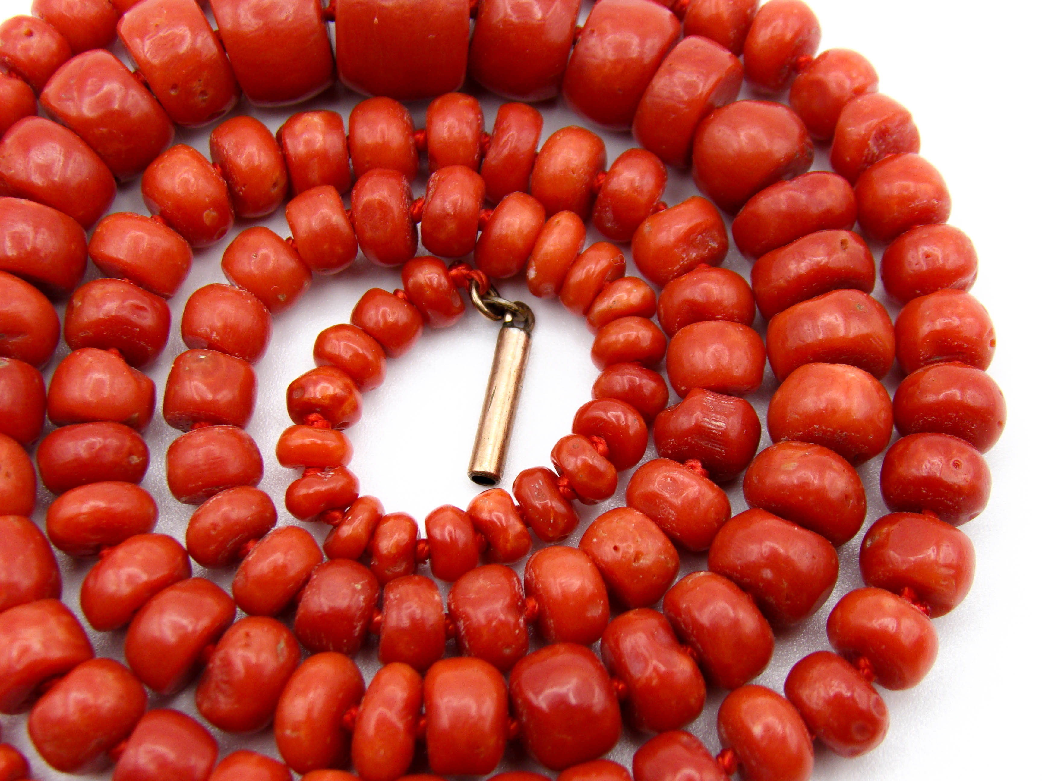 antique coral, natural coral, undyed coral, dark red coral, blood red coral, Italian coral, pacific coral, Sardinian Coral, Coral beads, Coral Rosary beads, Coral chain, Coral necklace, sea coral, aka coral, 9 karat gold clasp