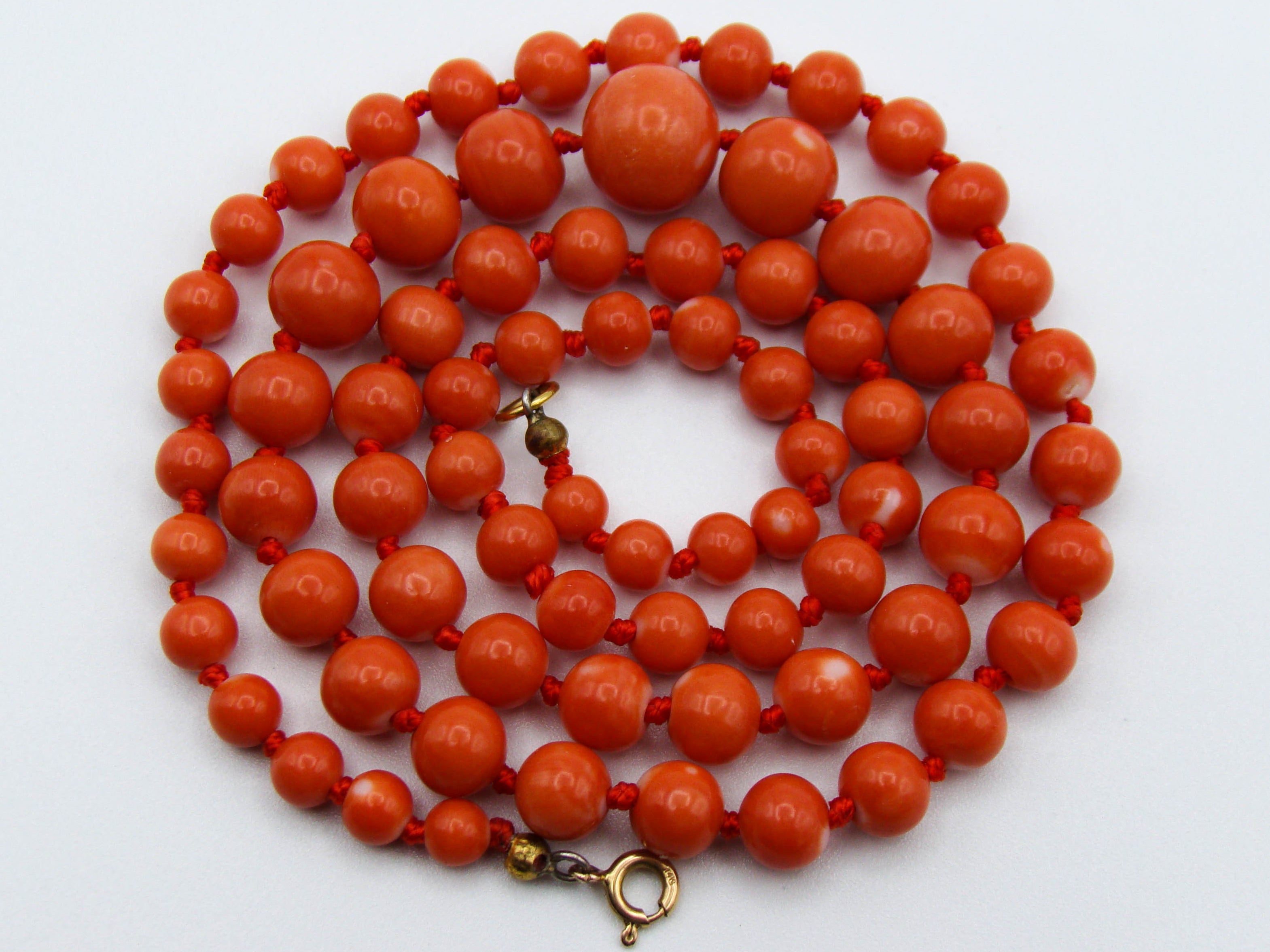 antique coral, natural coral, undyed coral, dark momo orange coral, Italian coral, pacific coral, Sardinian Coral, sea coral, momo coral, Mediterranean chain, Mediterranean necklace, 14 karat gold clasp, momo coral