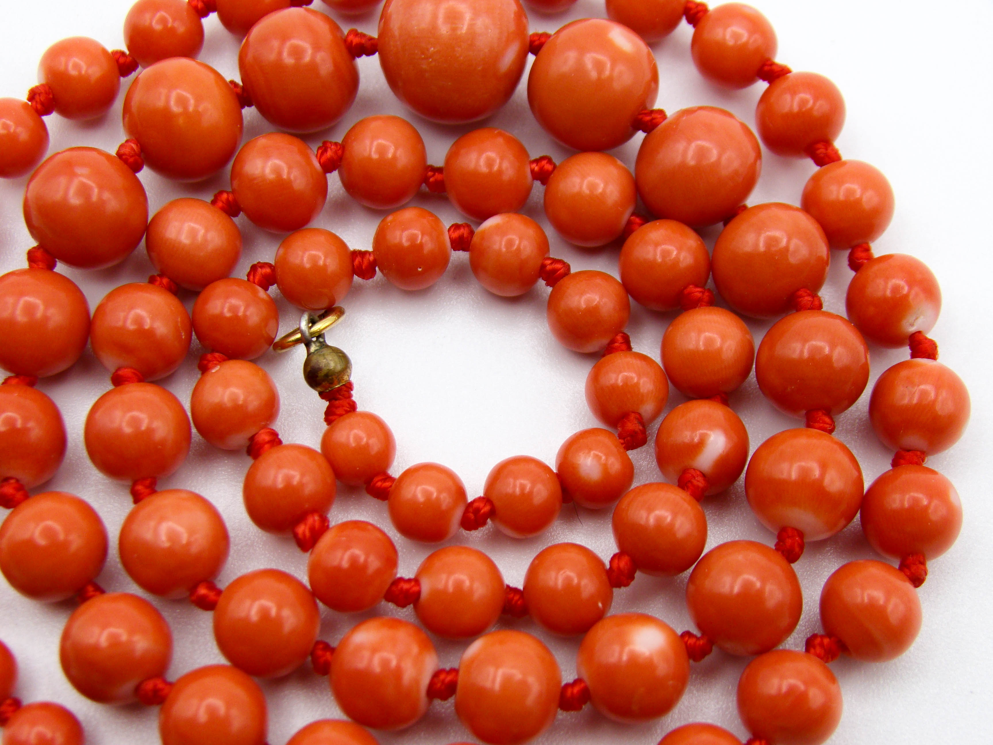 antique coral, natural coral, undyed coral, dark momo orange coral, Italian coral, pacific coral, Sardinian Coral, sea coral, momo coral, Mediterranean chain, Mediterranean necklace, 14 karat gold clasp, momo coral