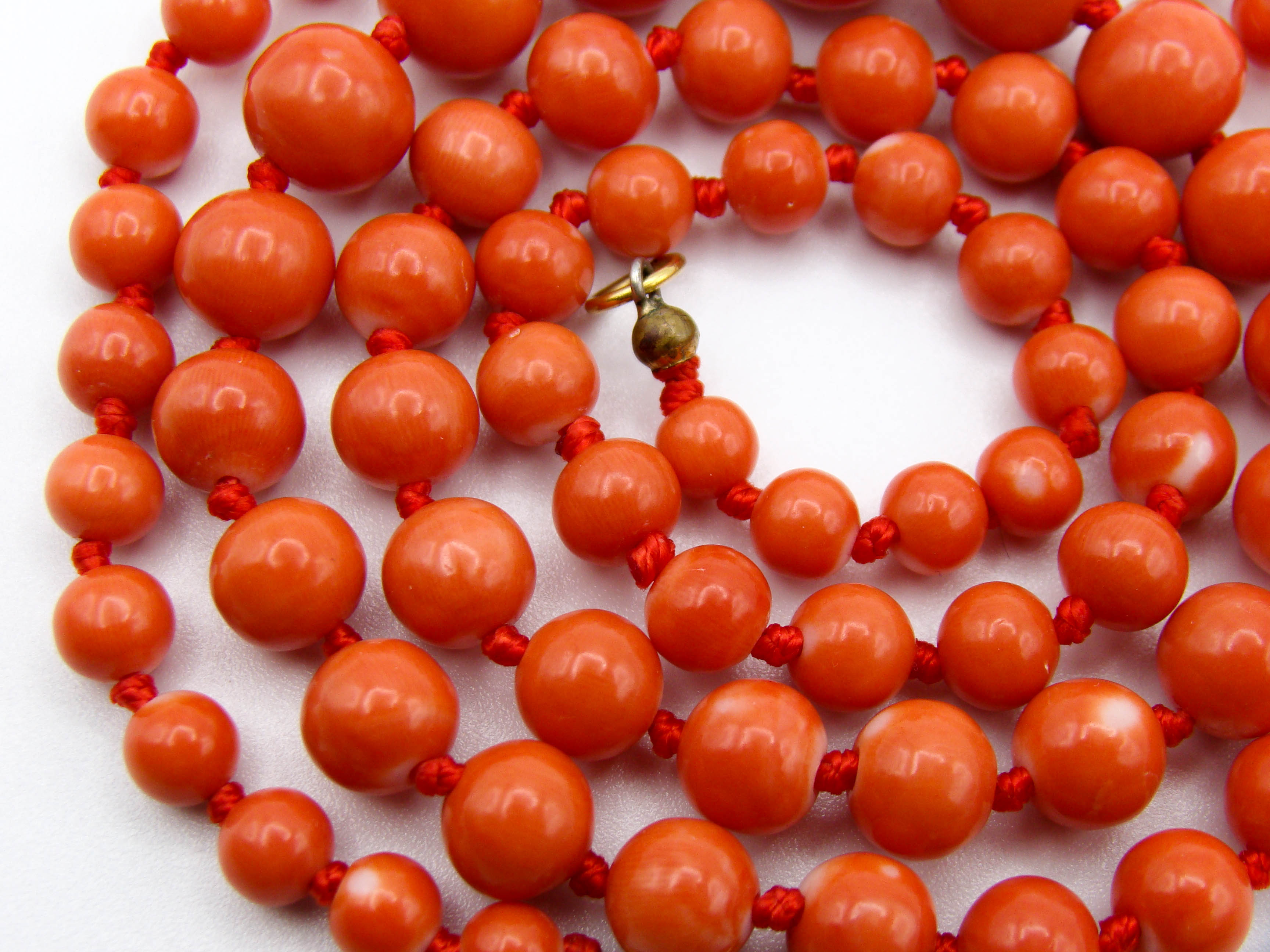 antique coral, natural coral, undyed coral, dark momo orange coral, Italian coral, pacific coral, Sardinian Coral, sea coral, momo coral, Mediterranean chain, Mediterranean necklace, 14 karat gold clasp, momo coral