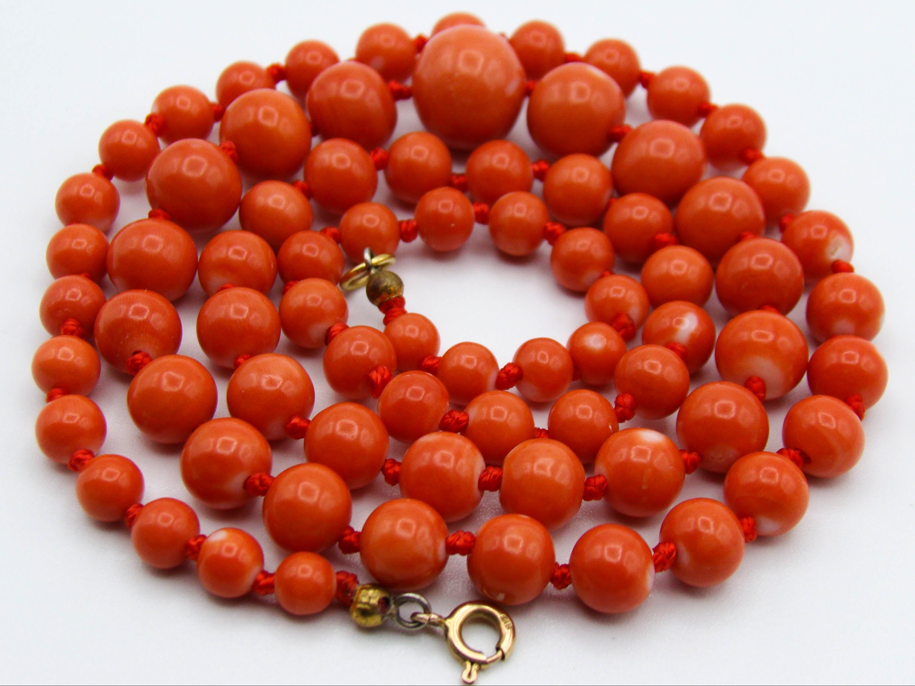 antique coral, natural coral, undyed coral, dark momo orange coral, Italian coral, pacific coral, Sardinian Coral, sea coral, momo coral, Mediterranean chain, Mediterranean necklace, 14 karat gold clasp, momo coral