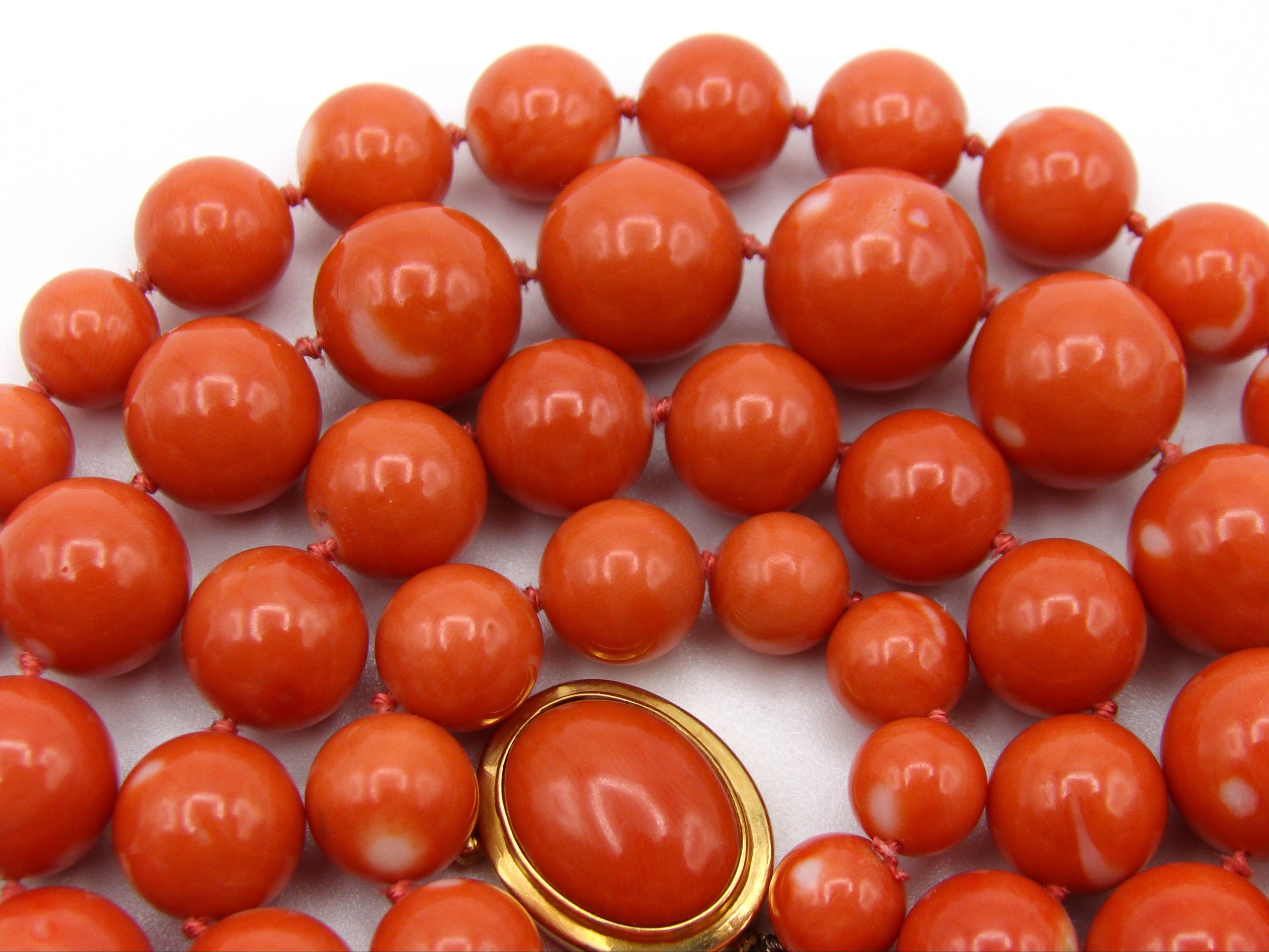 antique coral, natural coral, undyed coral, dark momo orange coral, Italian coral, pacific coral, Sardinian Coral, sea coral, momo coral, Mediterranean chain, Mediterranean necklace, 21 karat gold clasp, momo coral