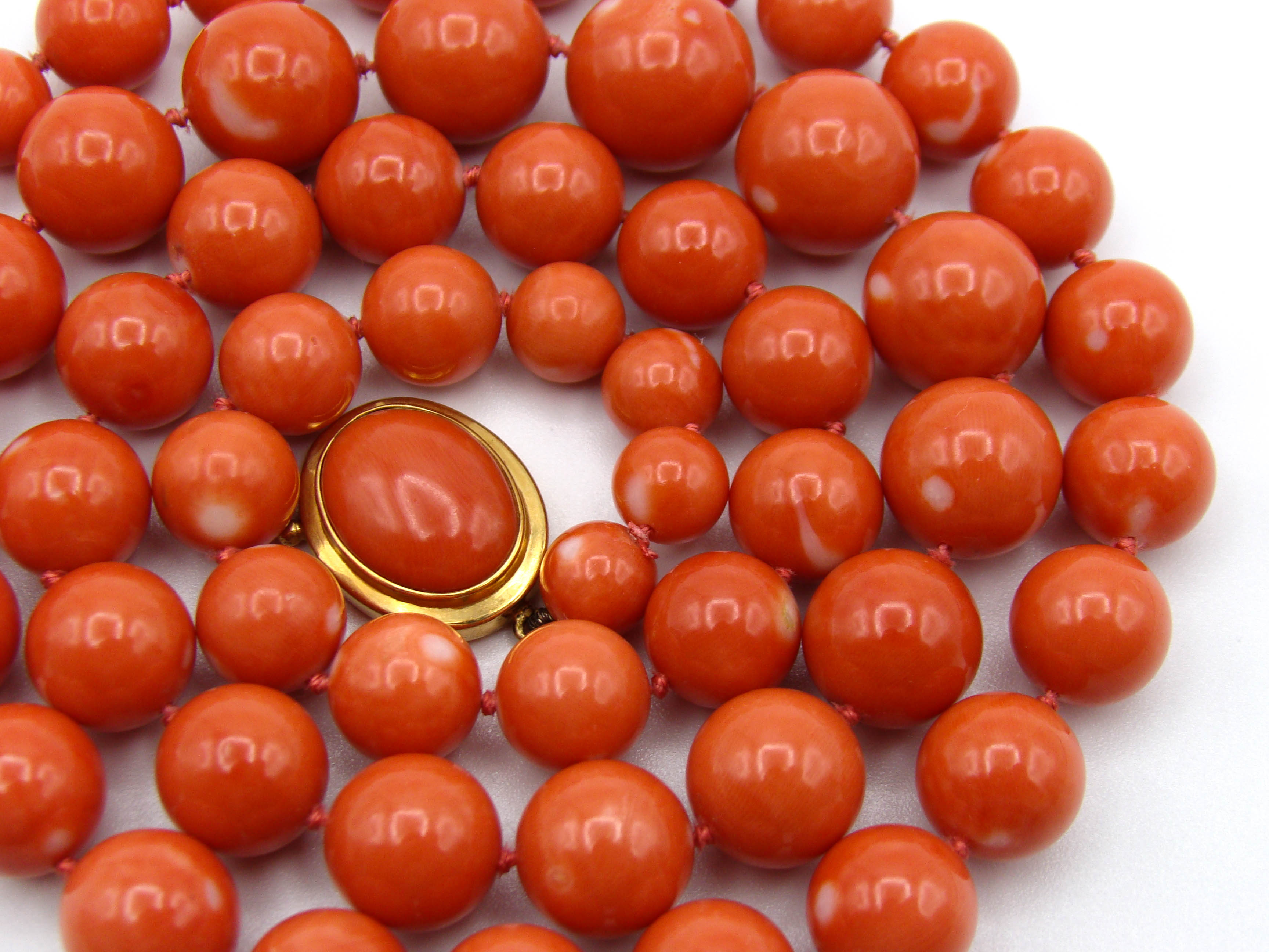 antique coral, natural coral, undyed coral, dark momo orange coral, Italian coral, pacific coral, Sardinian Coral, sea coral, momo coral, Mediterranean chain, Mediterranean necklace, 21 karat gold clasp, momo coral