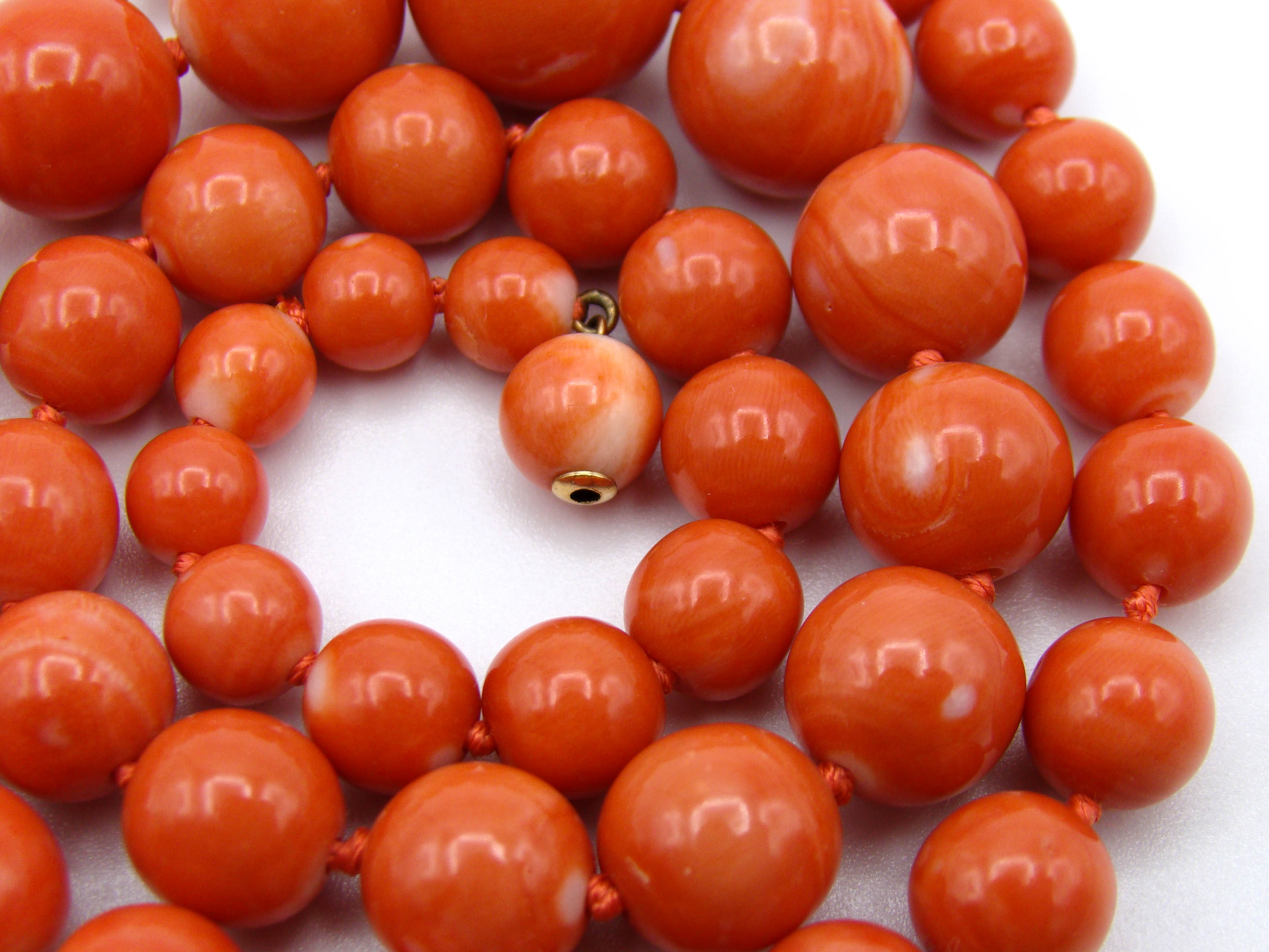 antique coral, natural coral, undyed coral, dark momo orange coral, Italian coral, pacific coral, Sardinian Coral, sea coral, momo coral, Mediterranean chain, Mediterranean necklace, 14 karat gold clasp, momo coral