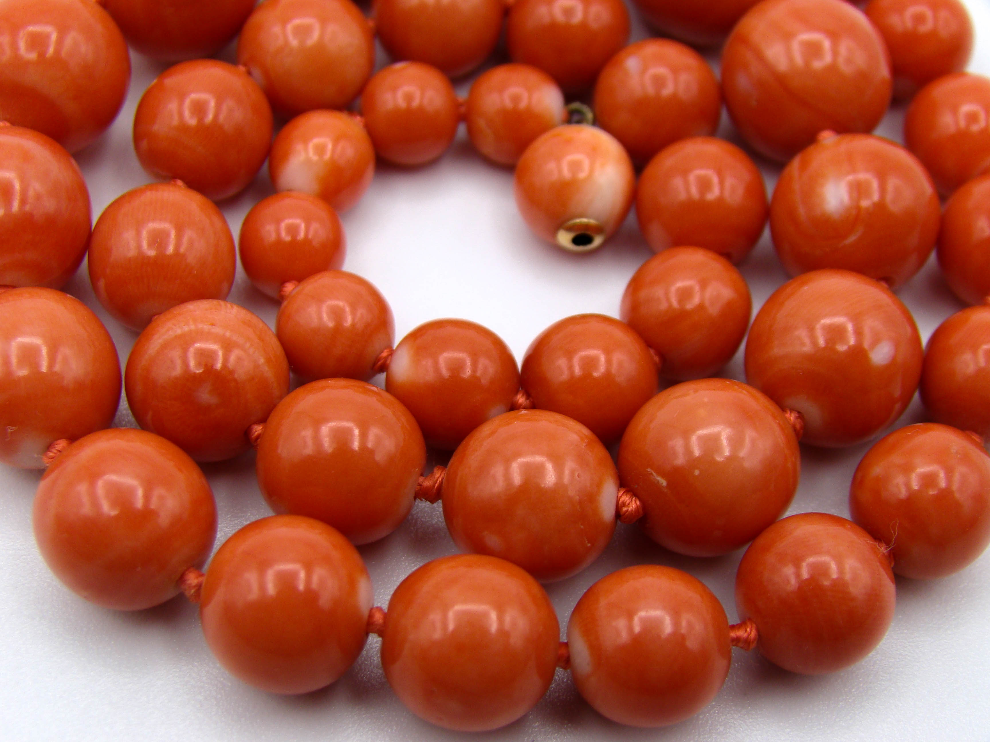 antique coral, natural coral, undyed coral, dark momo orange coral, Italian coral, pacific coral, Sardinian Coral, sea coral, momo coral, Mediterranean chain, Mediterranean necklace, 14 karat gold clasp, momo coral