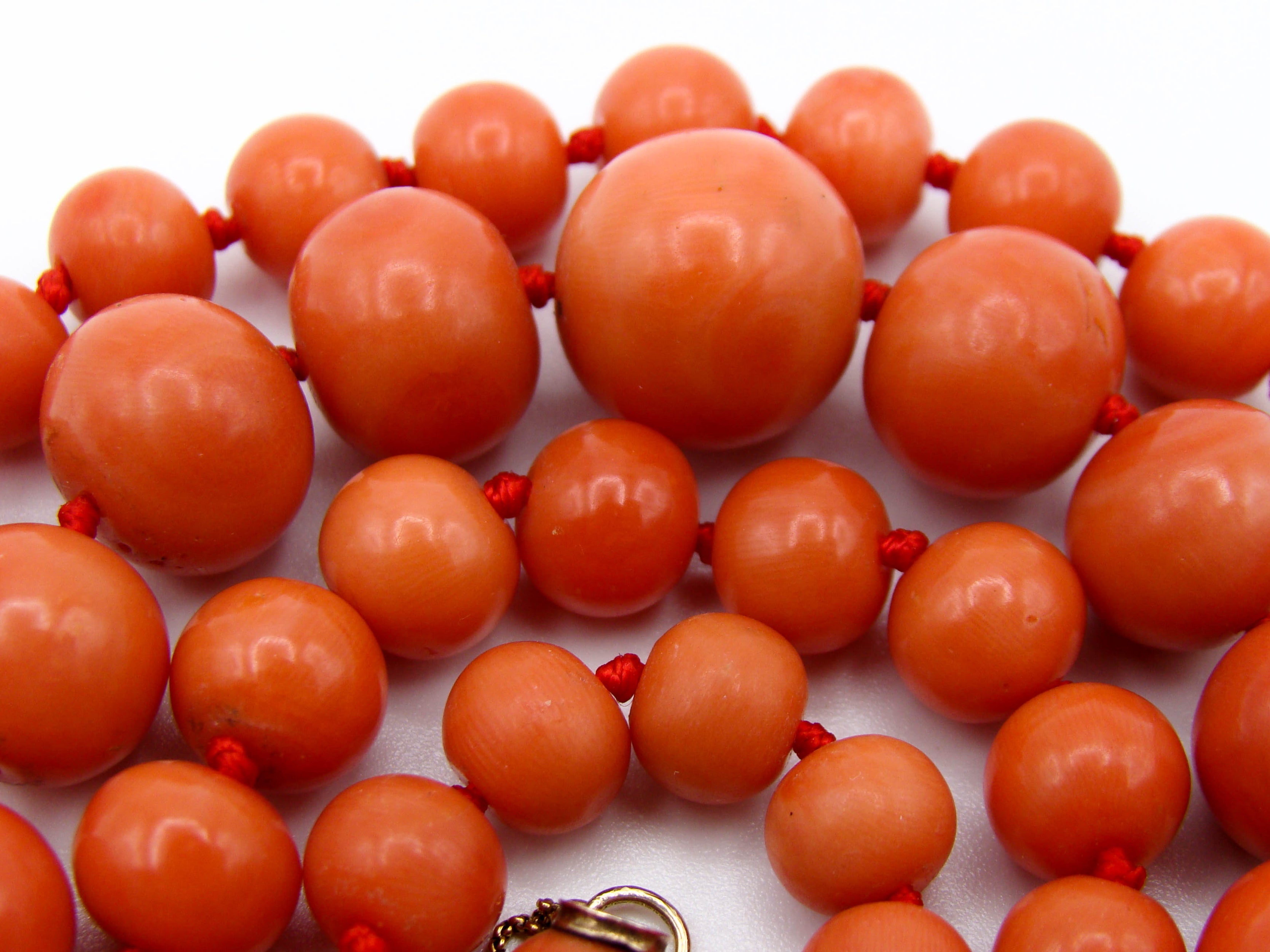 antique coral, natural coral, undyed coral, dark orange coral, Italian coral, pacific coral, Sardinian Coral, sea coral, Mediterranean coral, Mediterranean necklace, Mediterranean chain, coral necklace, handcarved coral, 14 karat gold clasp, Mediterranean orange