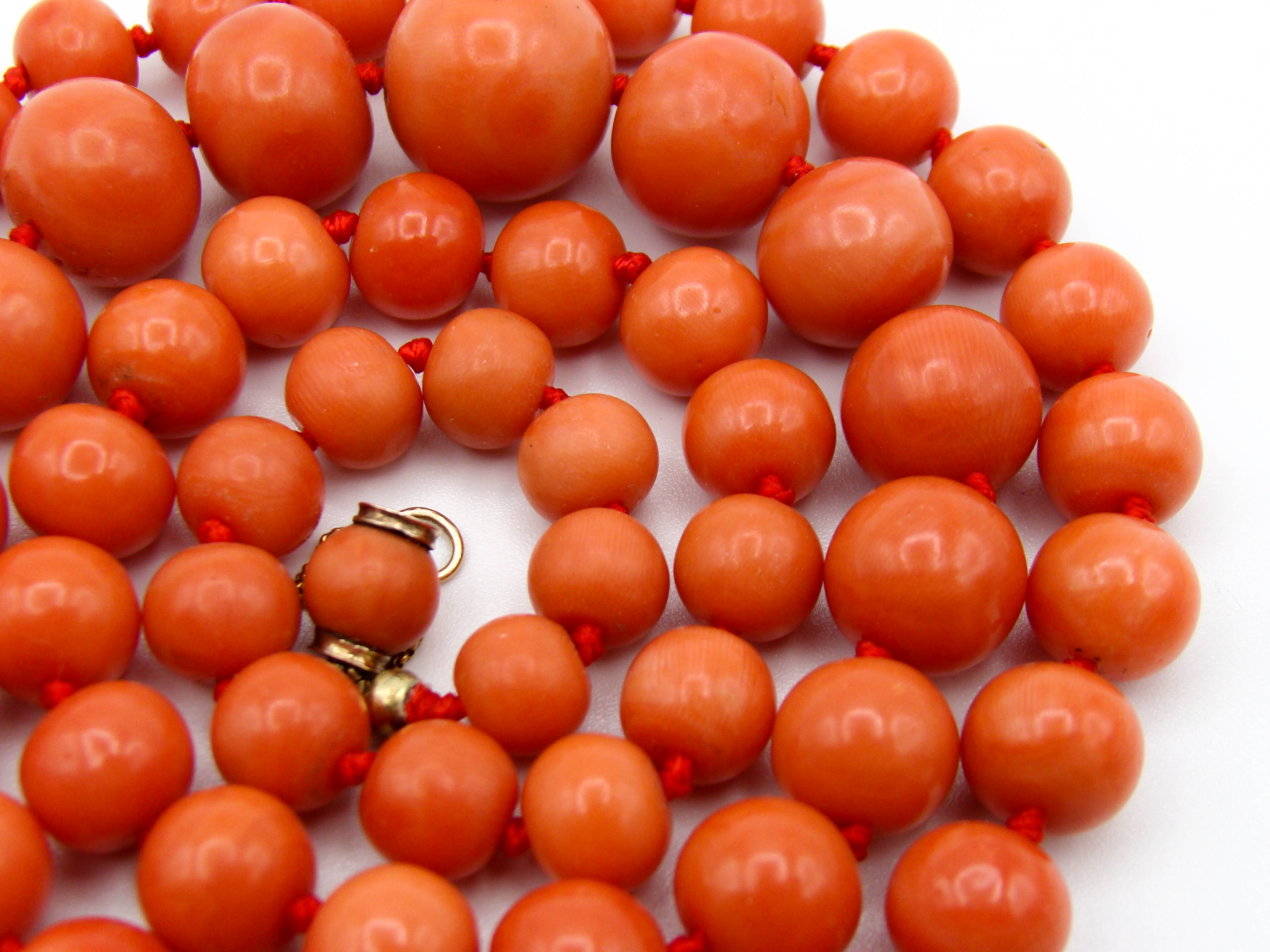 antique coral, natural coral, undyed coral, dark orange coral, Italian coral, pacific coral, Sardinian Coral, sea coral, Mediterranean coral, Mediterranean necklace, Mediterranean chain, coral necklace, handcarved coral, 14 karat gold clasp, Mediterranean orange