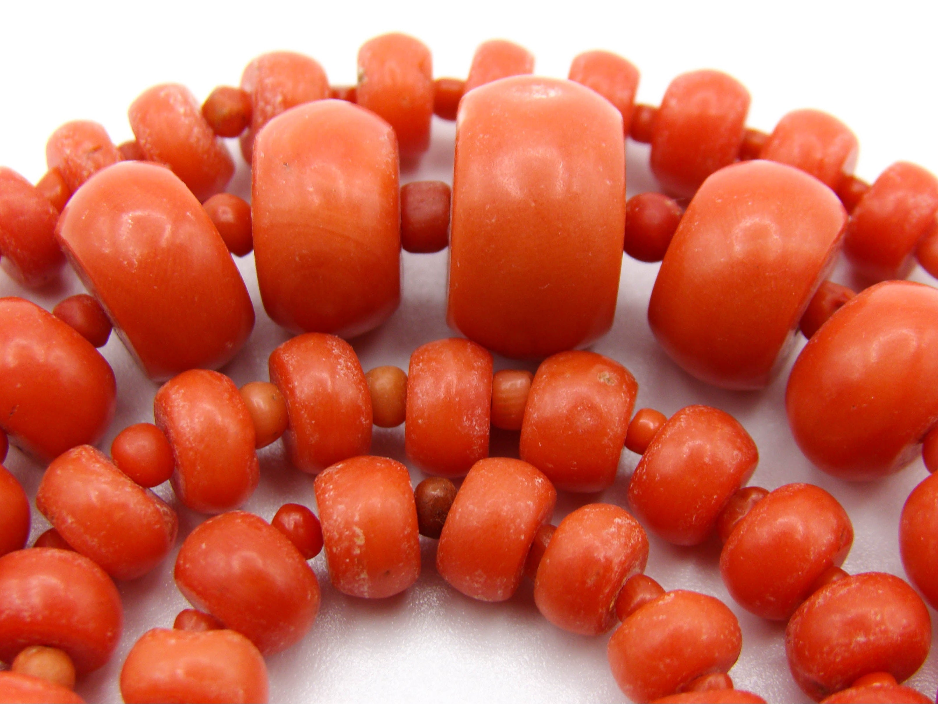 antique coral, natural coral, undyed coral, dark red coral, blood red coral, Italian coral, pacific coral, Sardinian Coral, sea coral, Mediterranean coral, Mediterranean red, Mediterranean chain, Mediterranean necklace, coral chain, coral necklace, silver 925 clasp