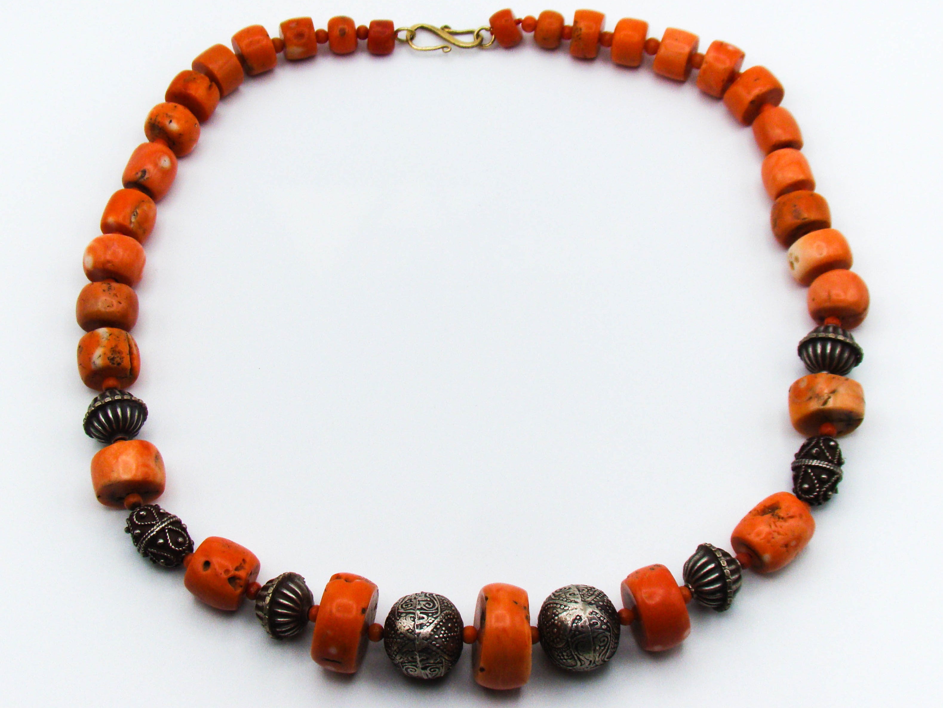 antique coral, natural coral, undyed coral, momo salmon coral, Italian coral, pacific coral, Sardinian Coral, sea coral, Mediterranean coral, Mediterranean necklace, Mediterranean chain, coral necklace, Mediterranean momo coral, handcarved coral, momo coral, 9 karat Gold clasp, salmon coral, Sterling silver