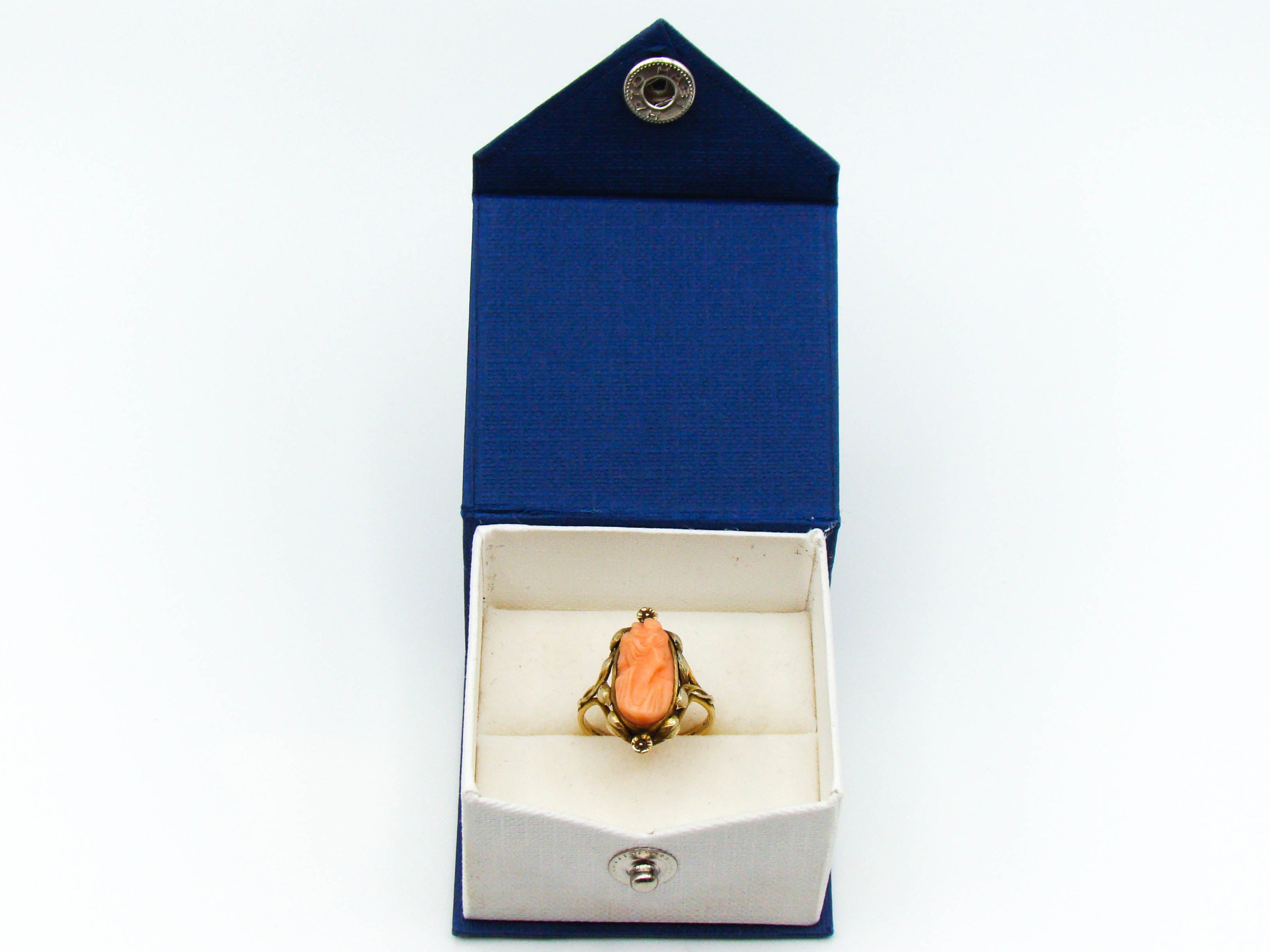 antique coral, natural coral, undyed coral, momo salmon coral, cameo coral, momo cameo, salmon cameo, Italian coral, pacific coral, Sardinian Coral, sea coral, Mediterranean coral, Mediterranean ring, coral ring, handcarved coral, 14 karat gold